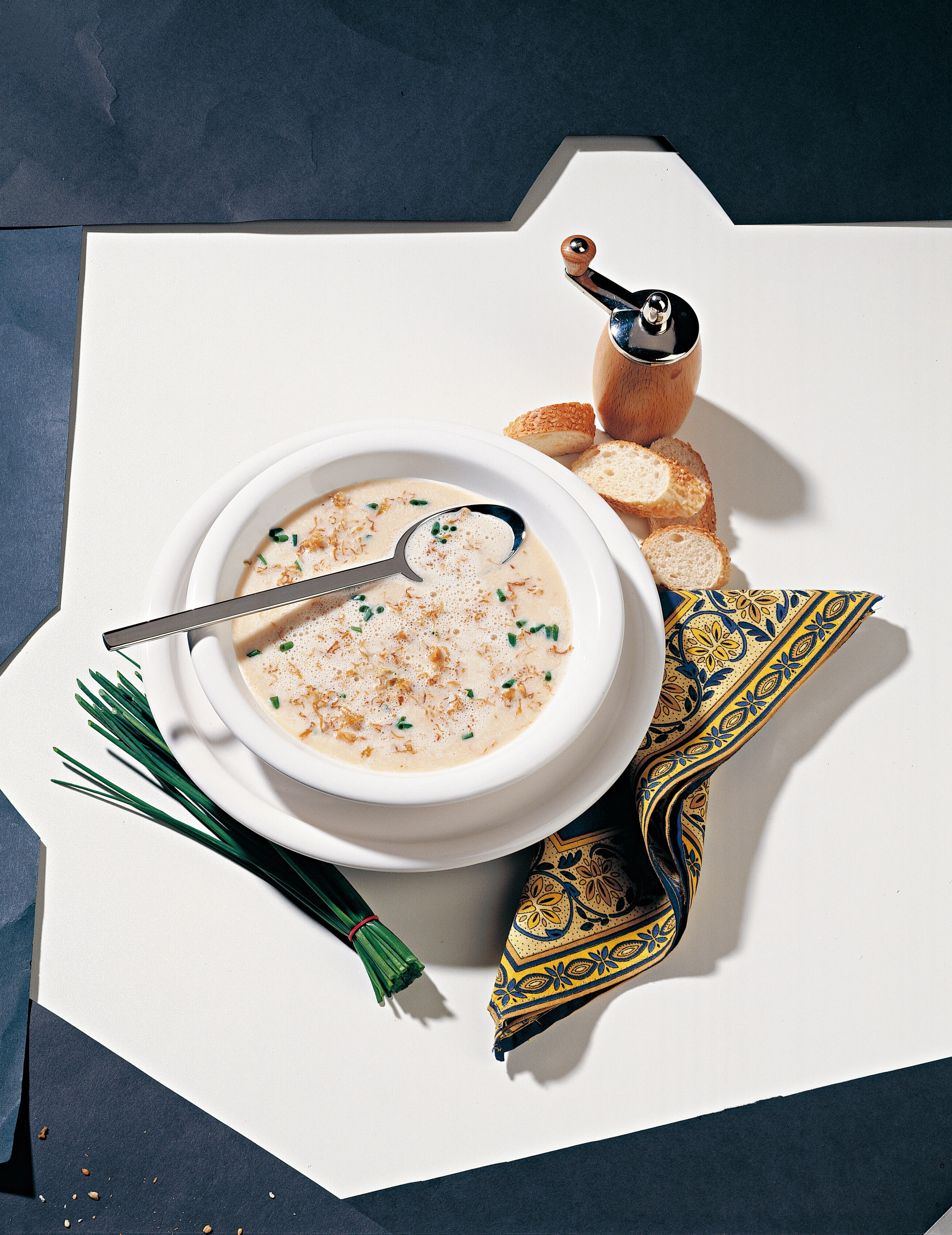 Bohnen-Cremesuppe mit gebackenem Sauerkraut