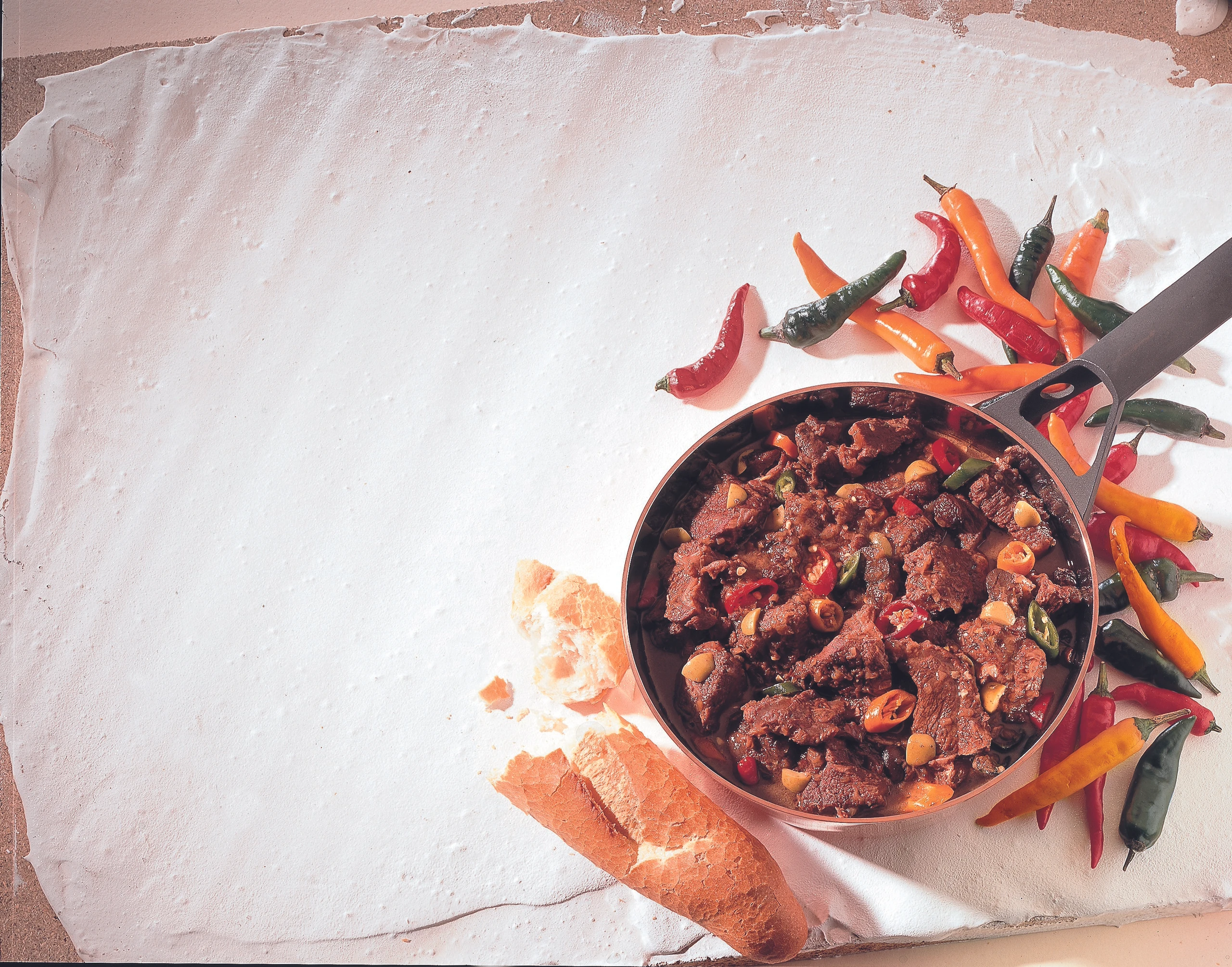 Scharfer Rindfleischeintopf mit Bier