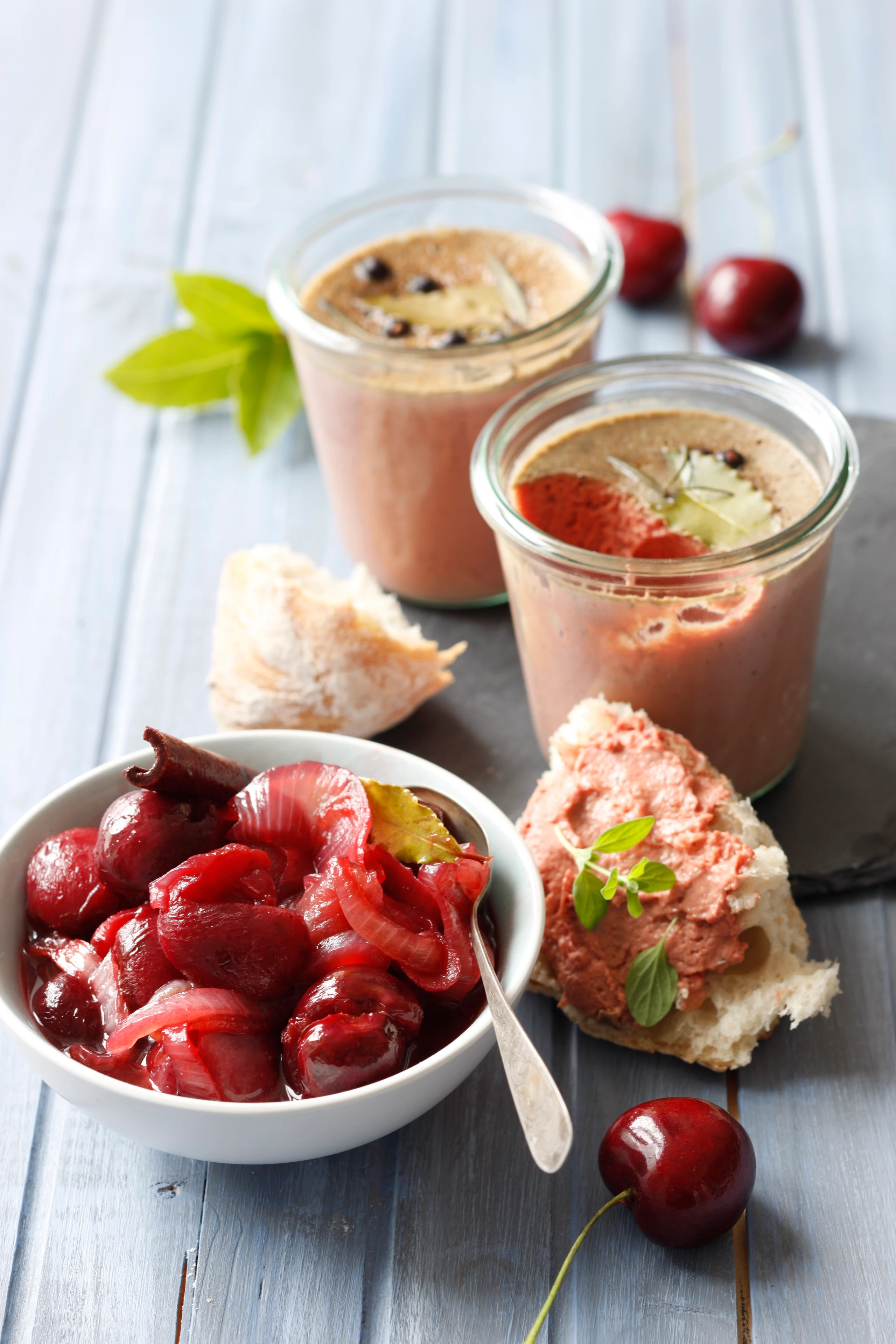 Hühnerleberparfait mit Essig-Kirschen