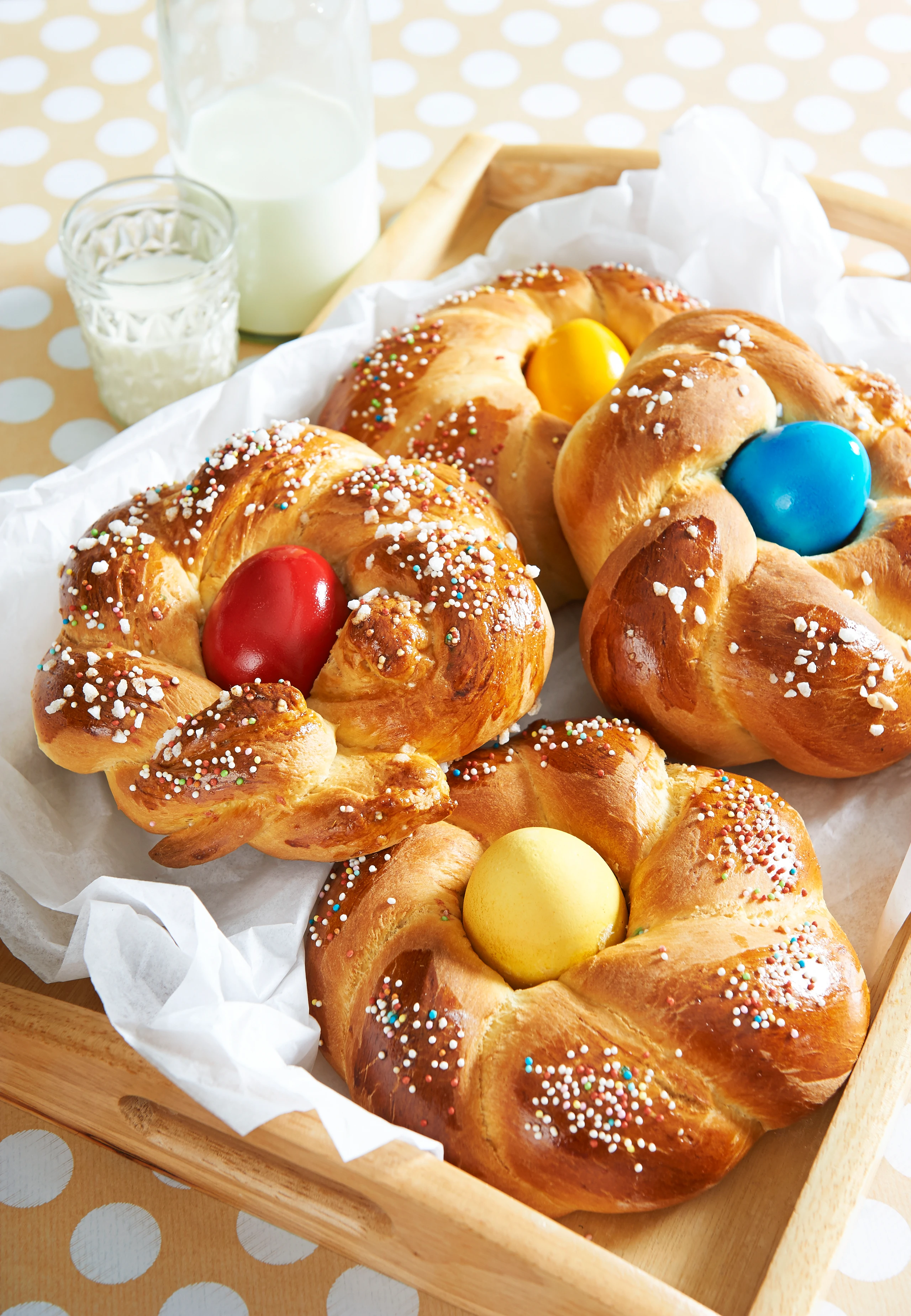 Bunte Osterkränze