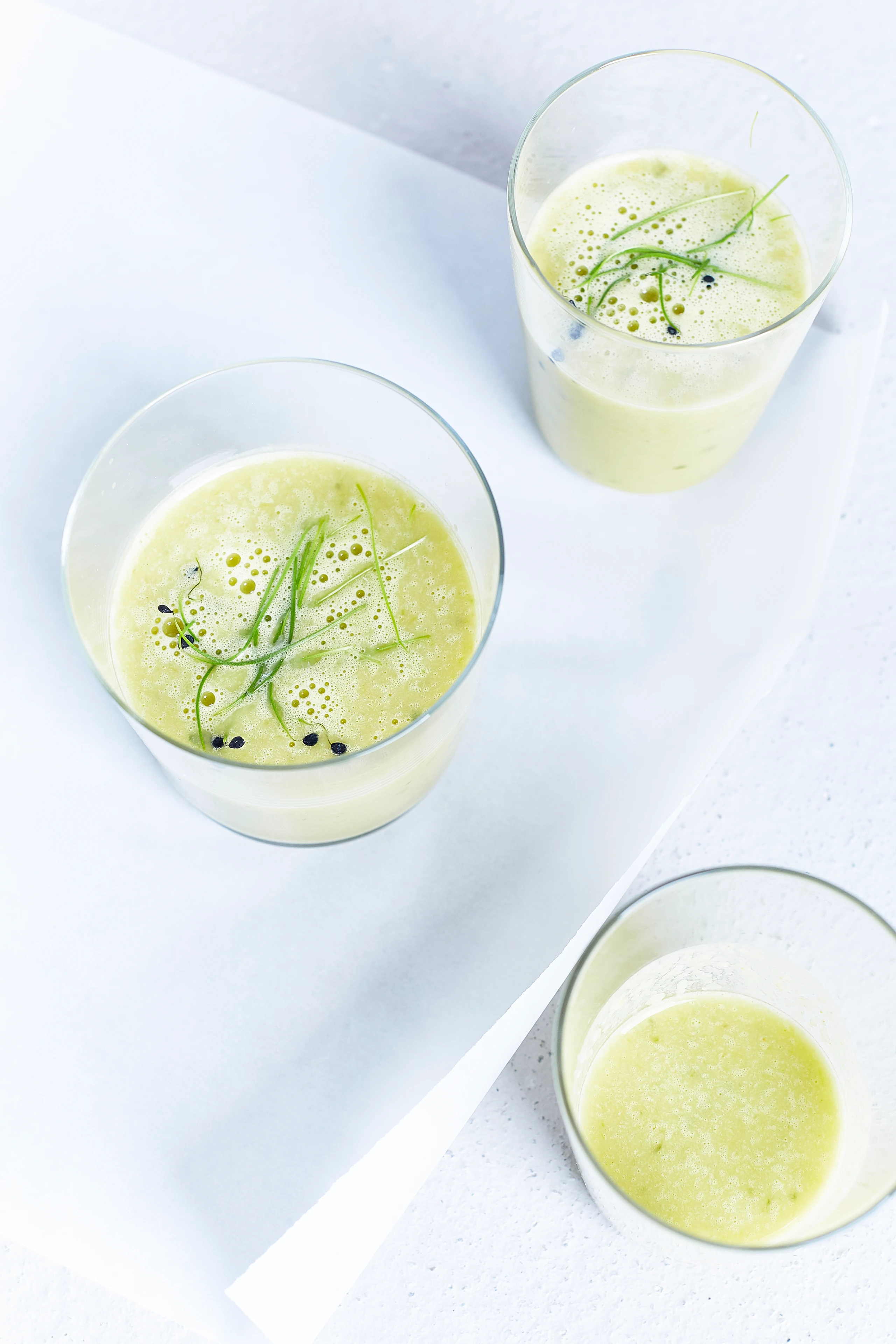 Grünes Spargel-Gazpacho