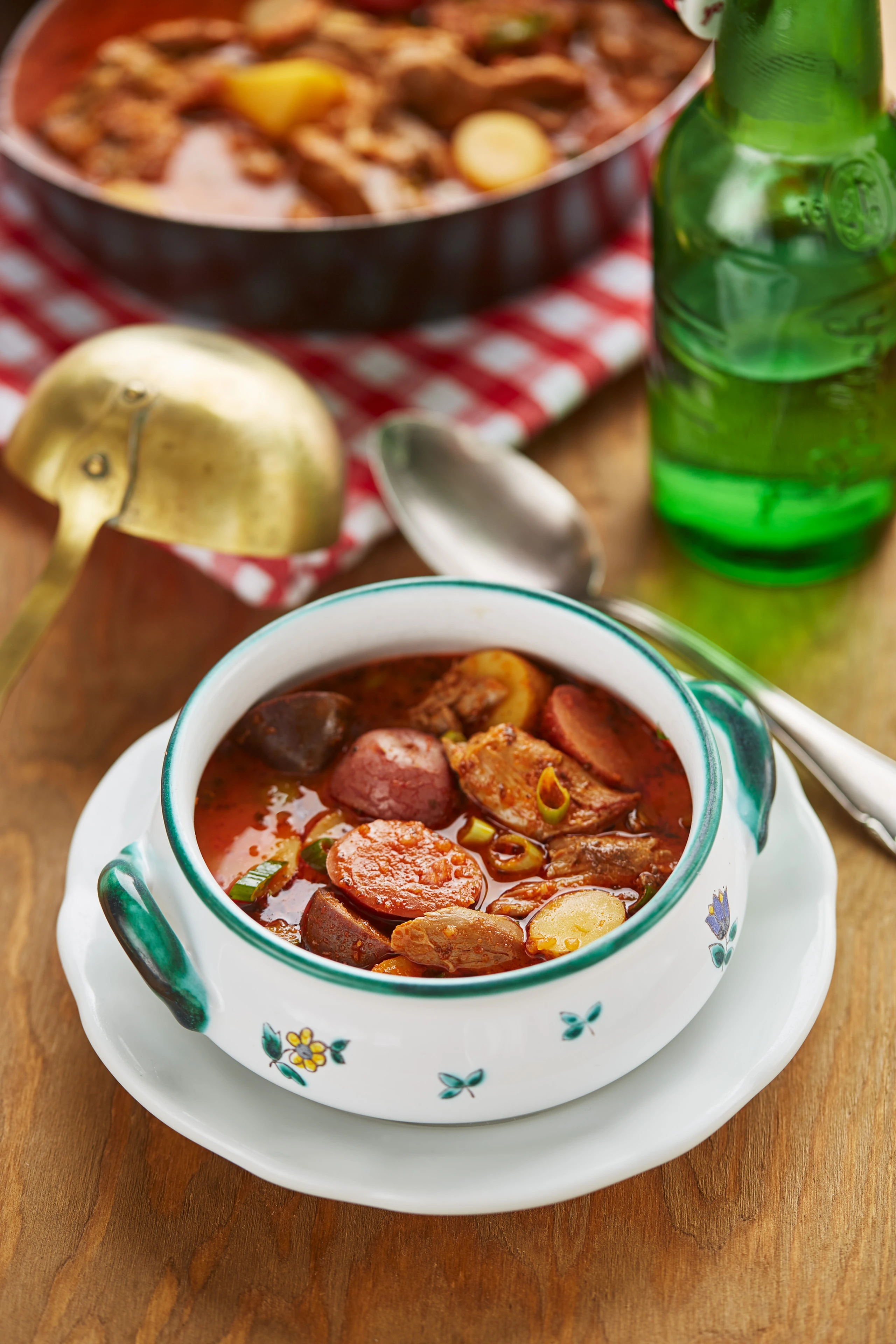 Erdäpfelgulasch mit Ente