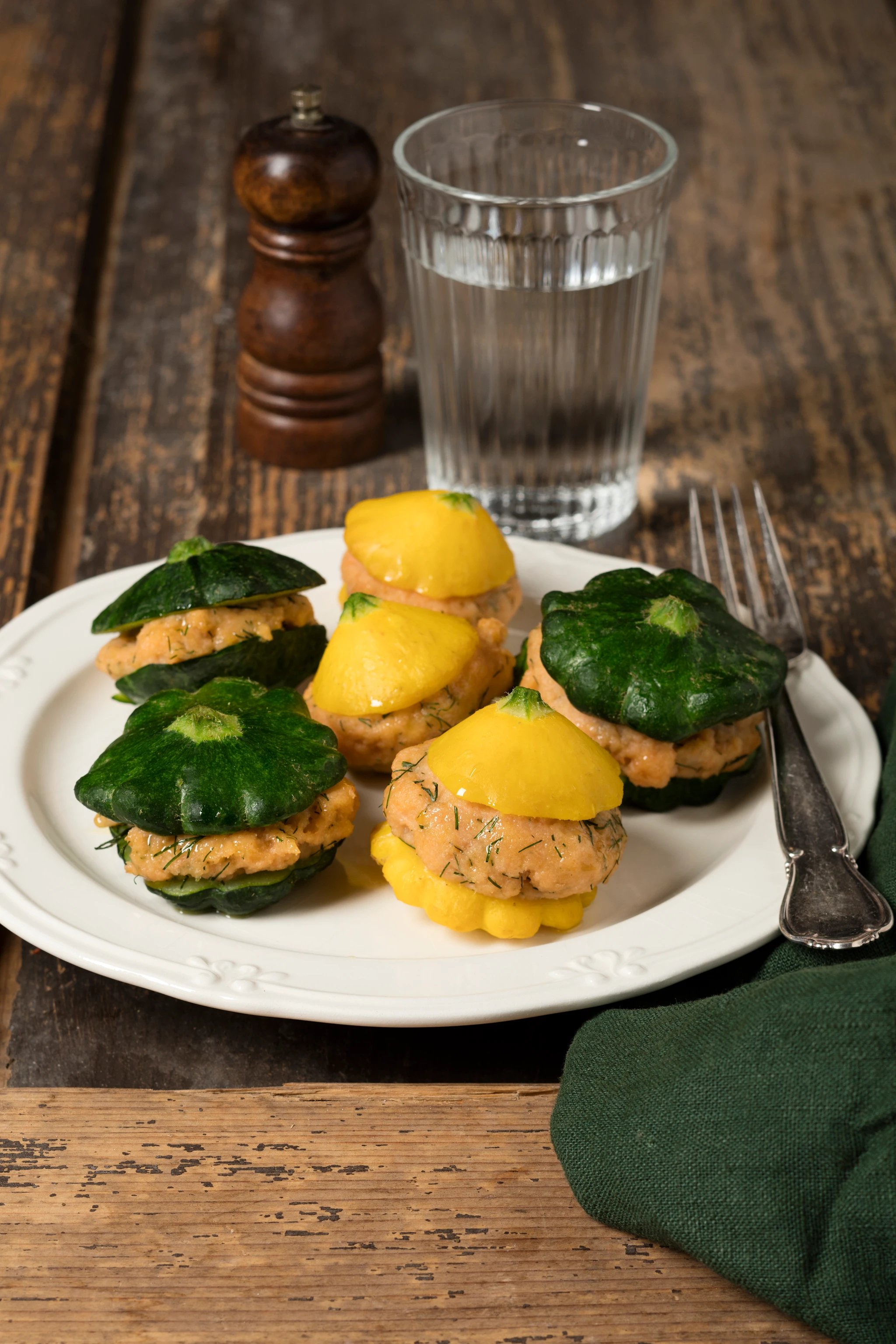 Mini-Kürbisse mit Lachsforellen-Kräuterfülle