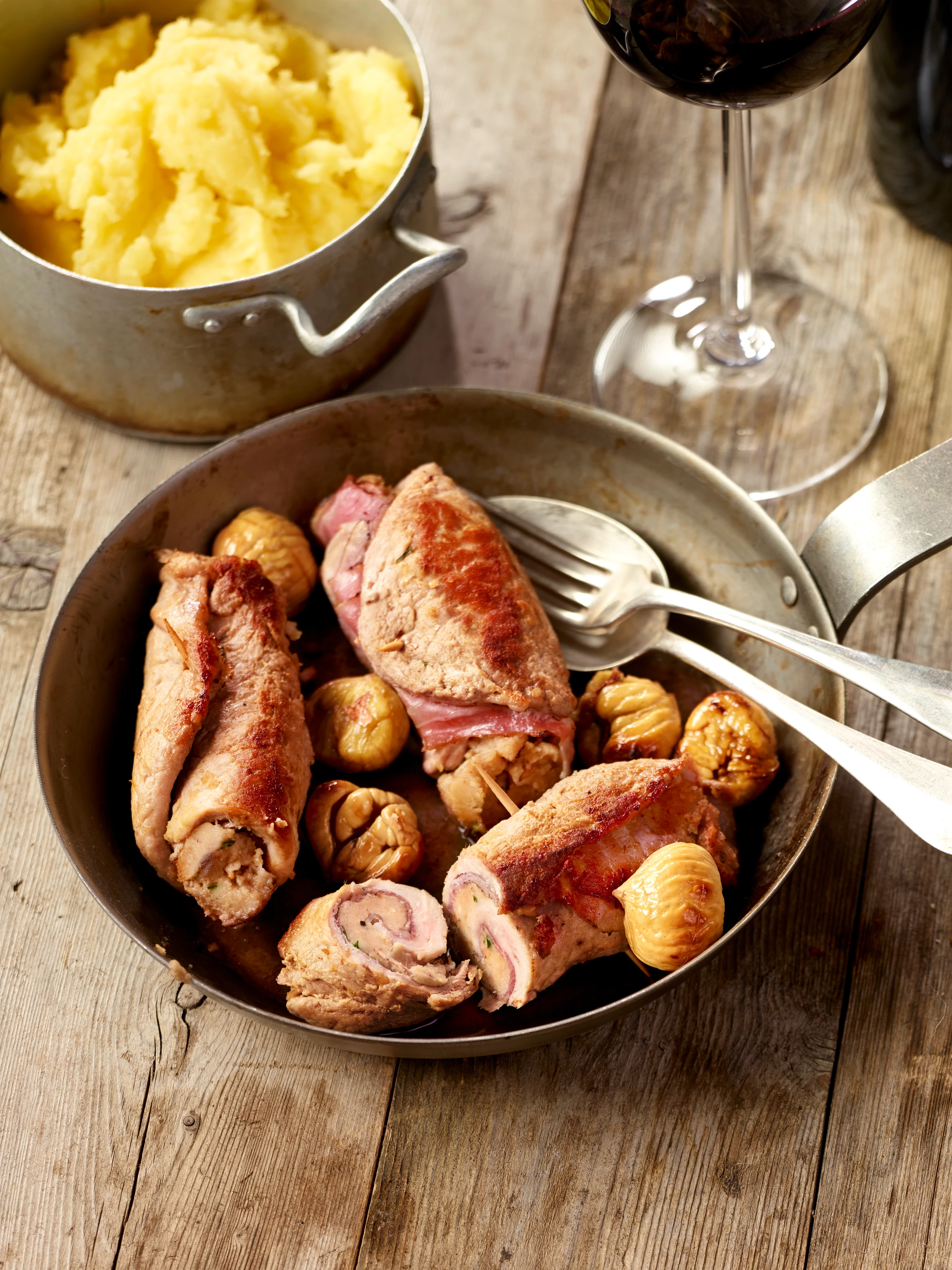 Schweinsröllchen mit Maronifülle