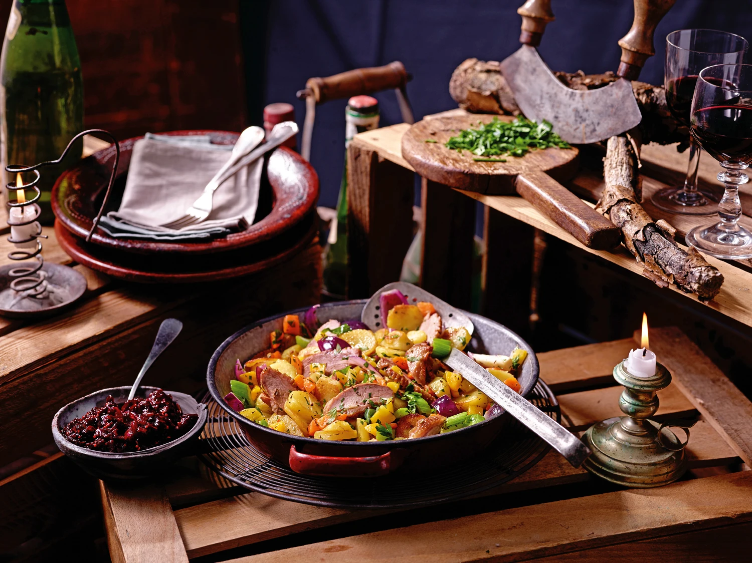 Ganslgröstl mit Wurzelgemüse und Cranberry-Chutney