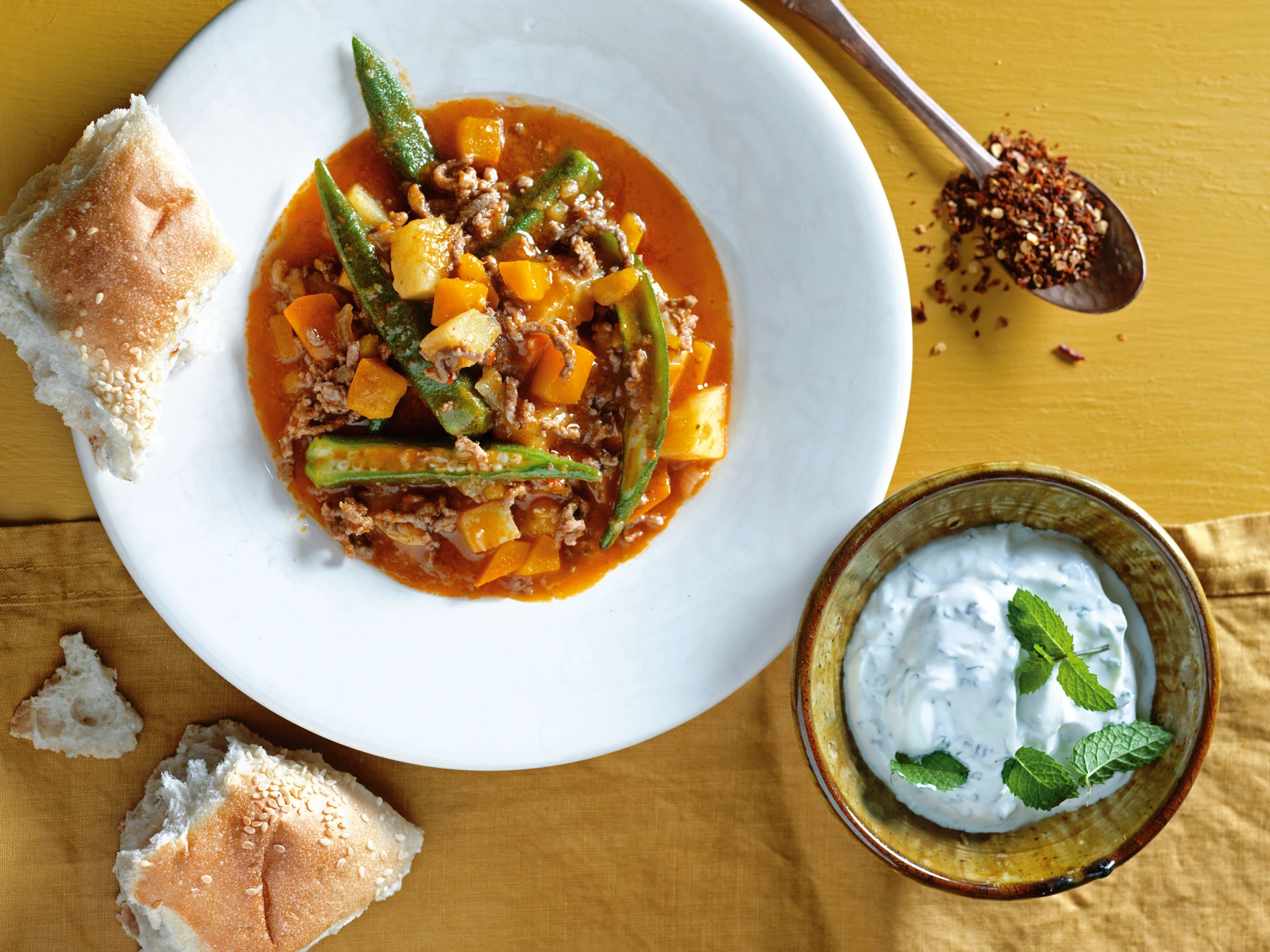 Eintopf mit Faschiertem, Kürbis und Okra