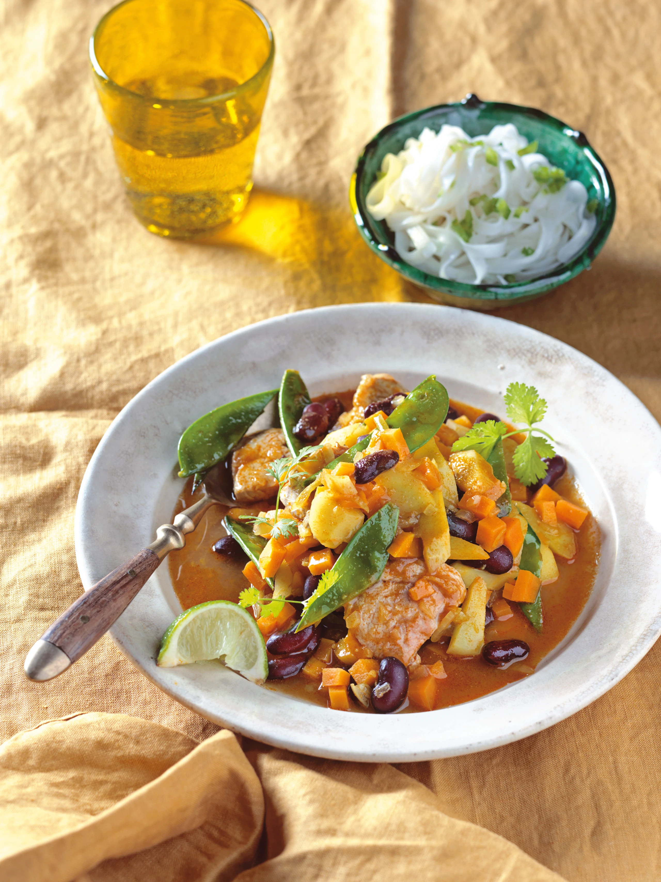 Süßkartoffel-Curryeintopf mit Schweinsfilet und Koriander