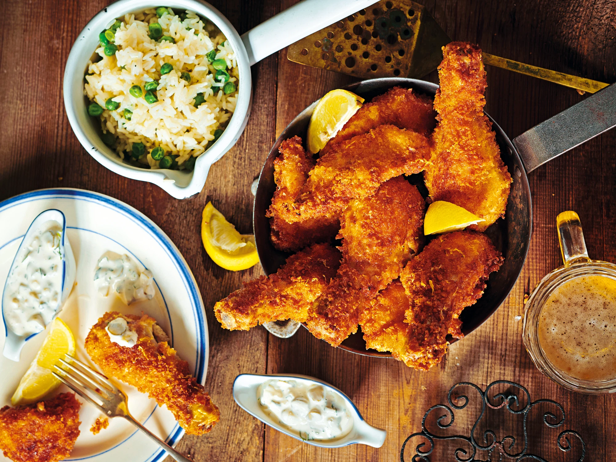Zitronen-Backhendl mit Risipisi und Sauce Tartare