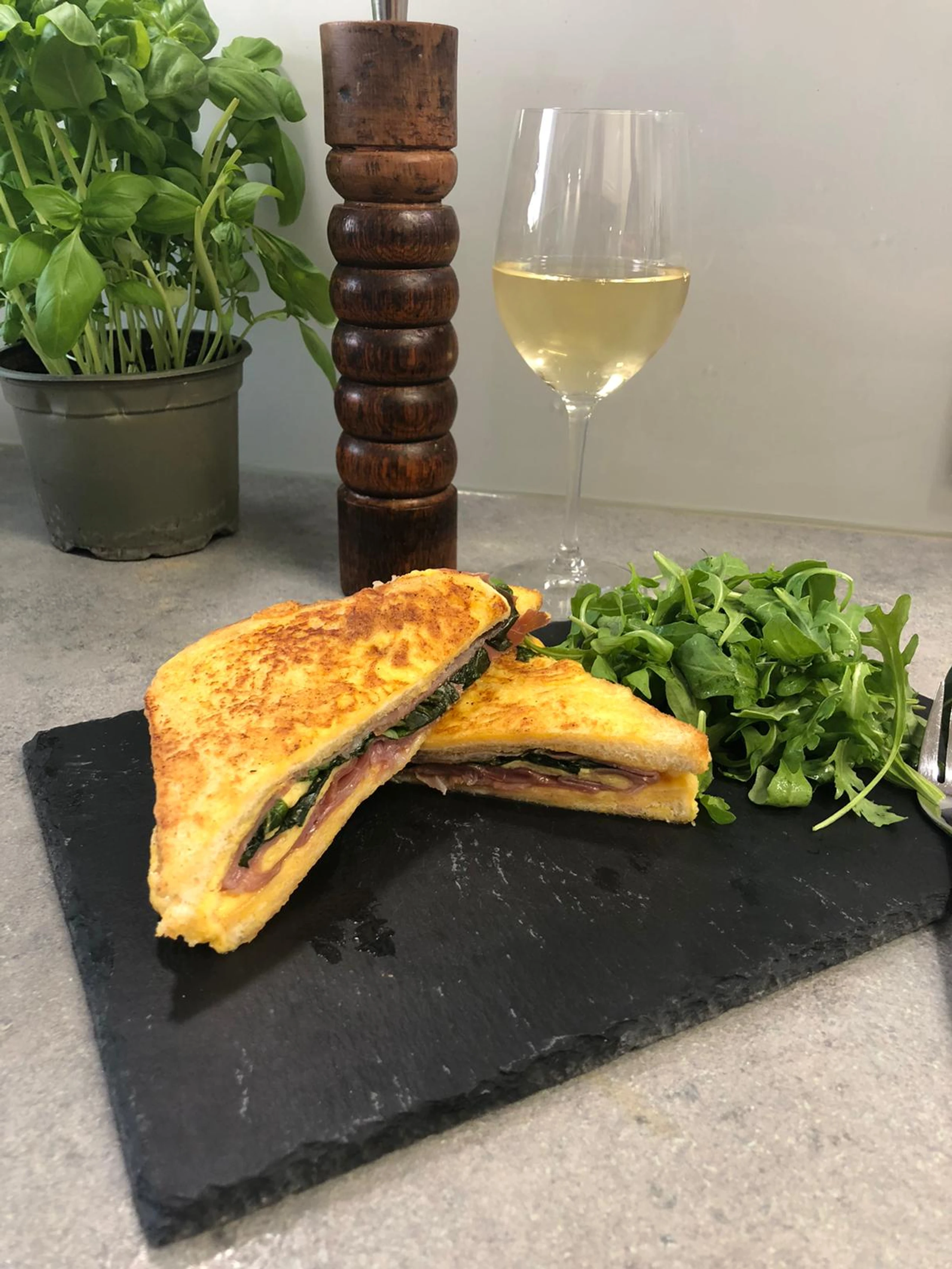 Italienisches Eier-Sandwich aus der Pfanne