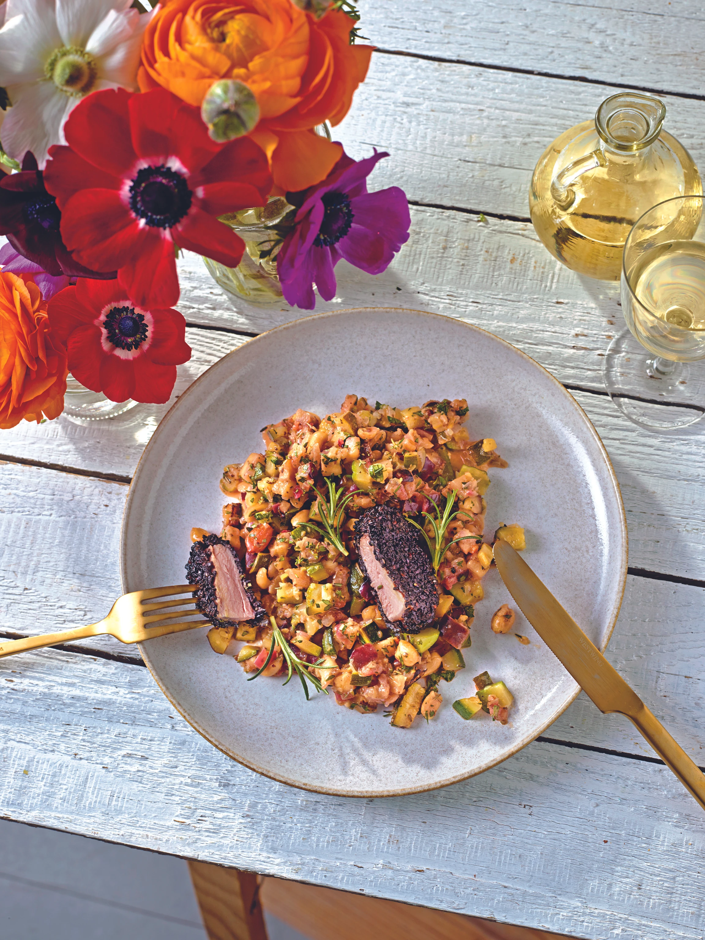 Melanzani-Zucchinisalat mit Kalbsmedaillons