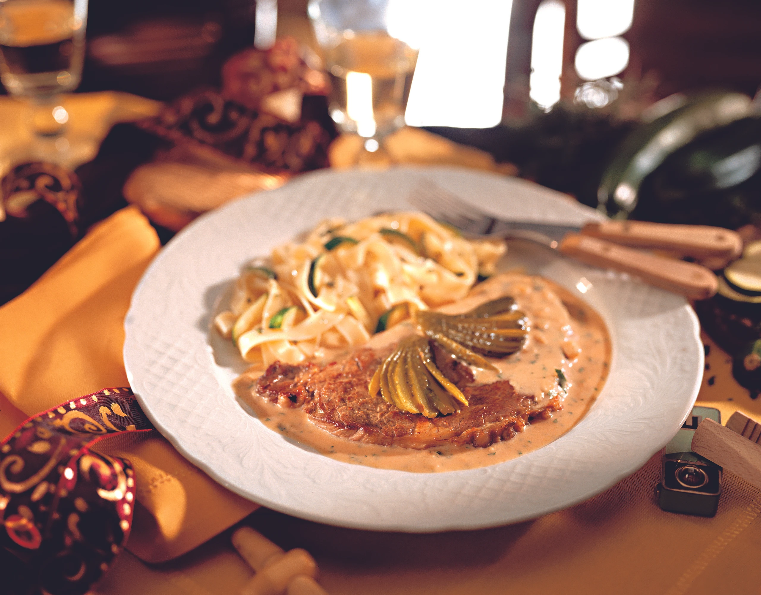 Znaimer-Rostbraten mit Zucchininudeln