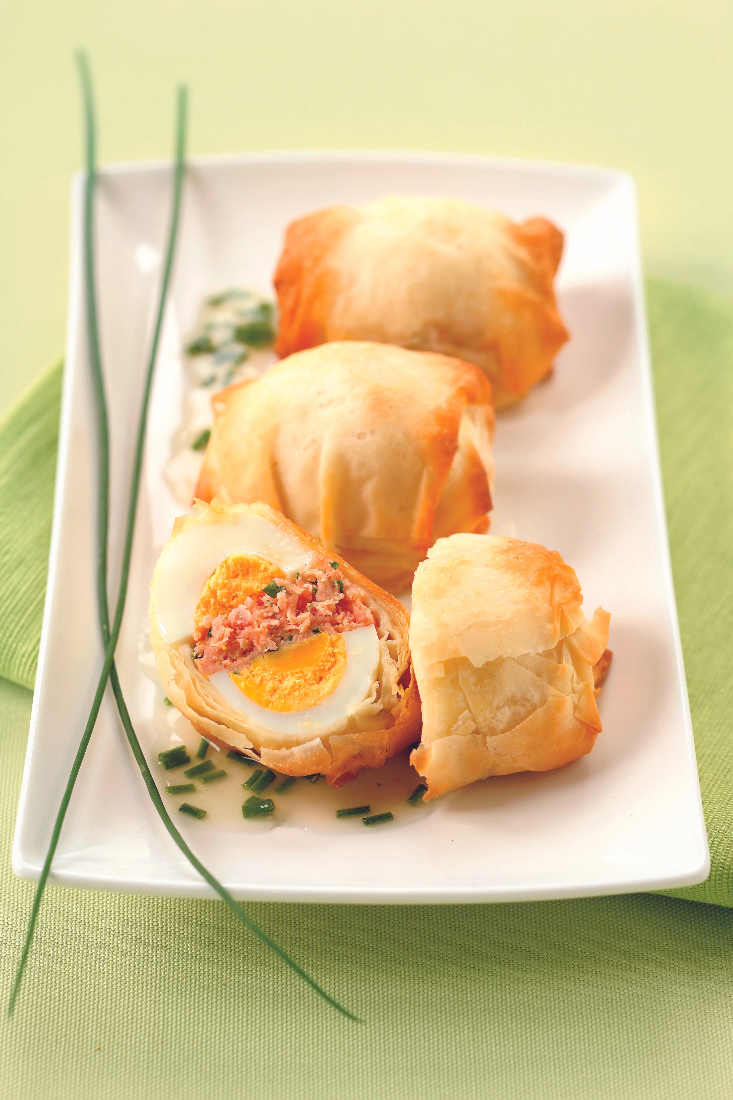 Gebackene Eier mit Lachs und Schnittlauch Fond