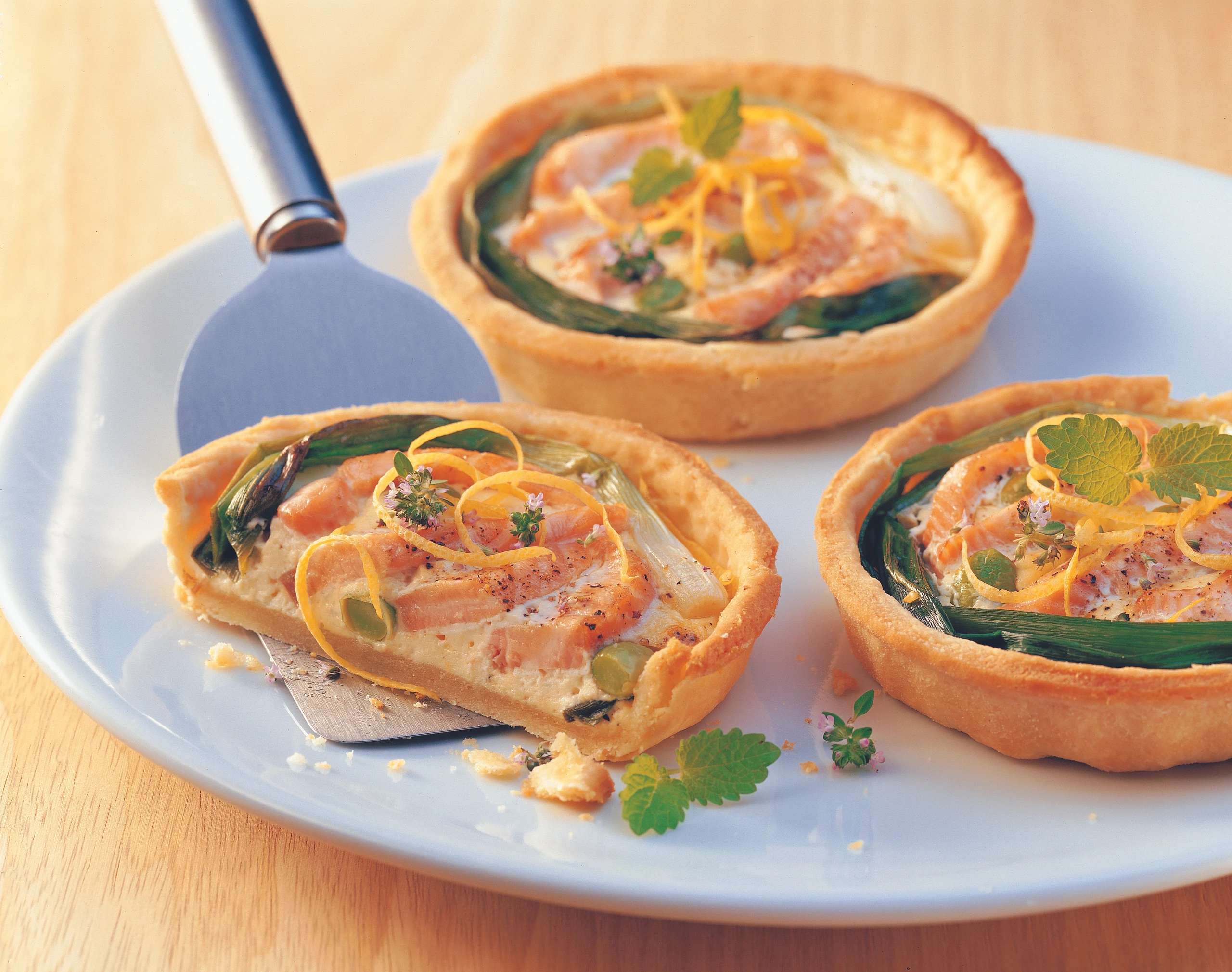 Tartelettes mit Lachs und Sojabohnen