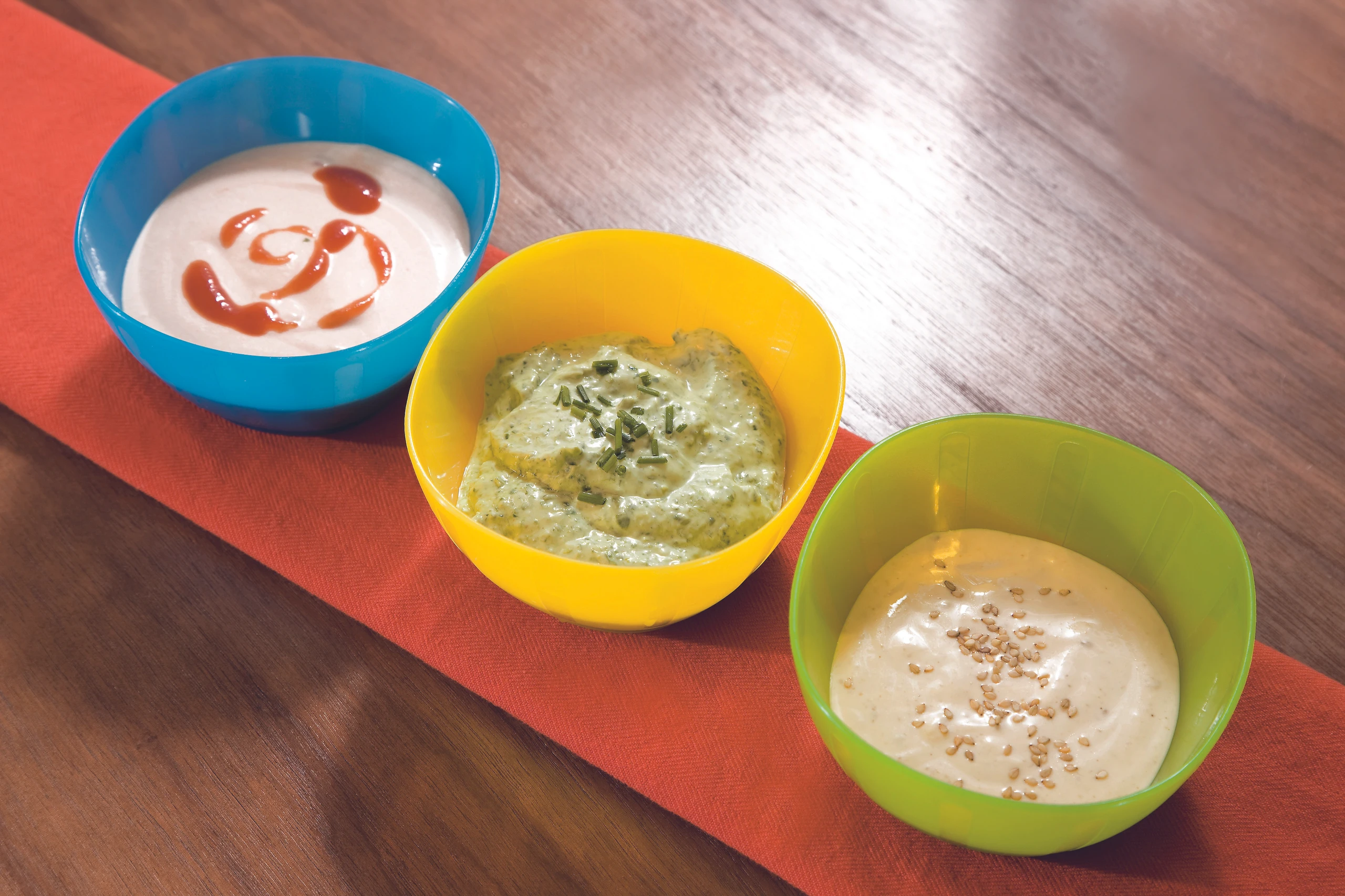 Riesen-Erdäpfel-Chips mit Dips