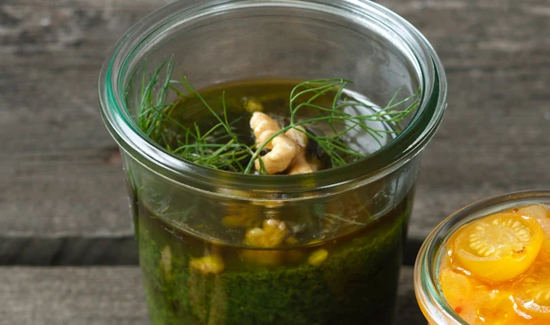 Dill-Nuss-Pesto