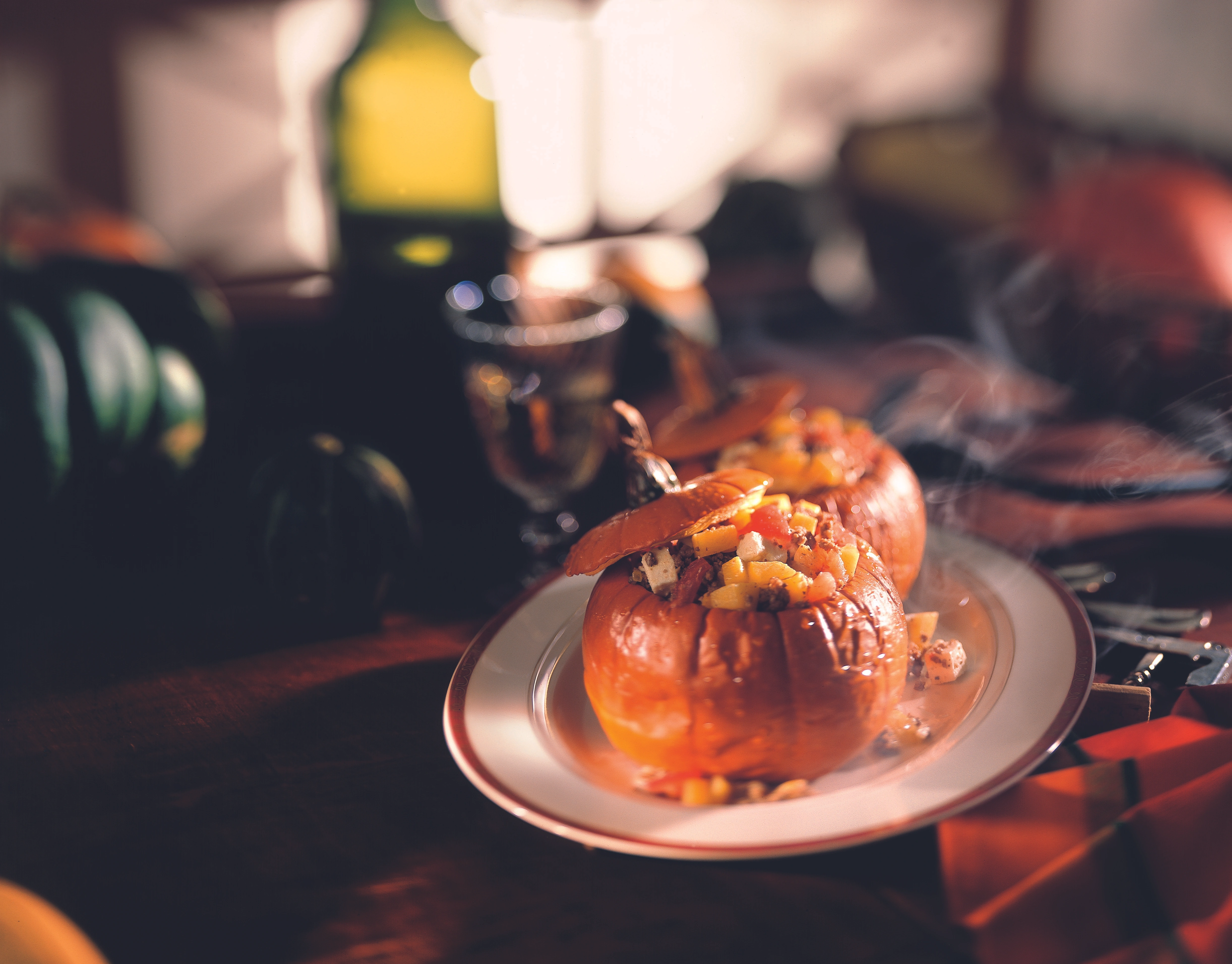 Gefüllter Kürbis mit Faschiertem und Schafkäse • Rezept