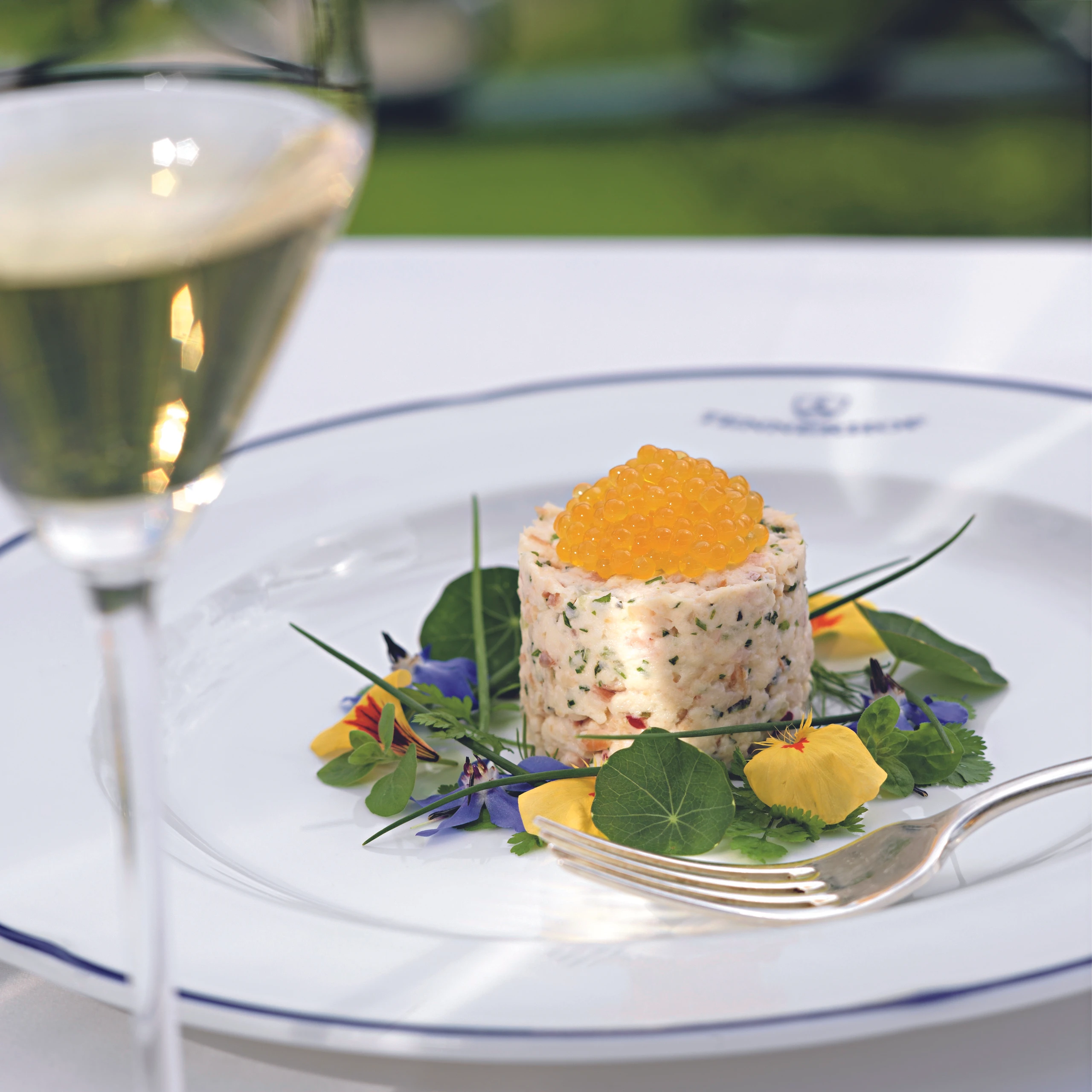 Forellentatar mit Kräutern