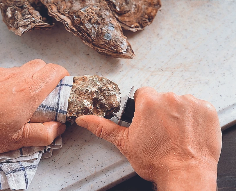 © GUSTO / Stefan Liewehr Blurred image background