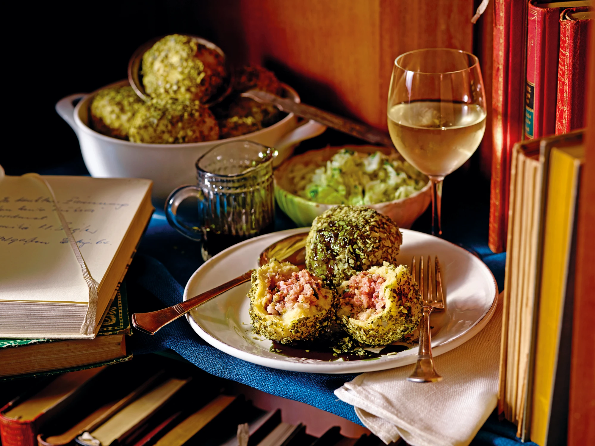 © GUSTO / Dieter Brasch Blurred image background