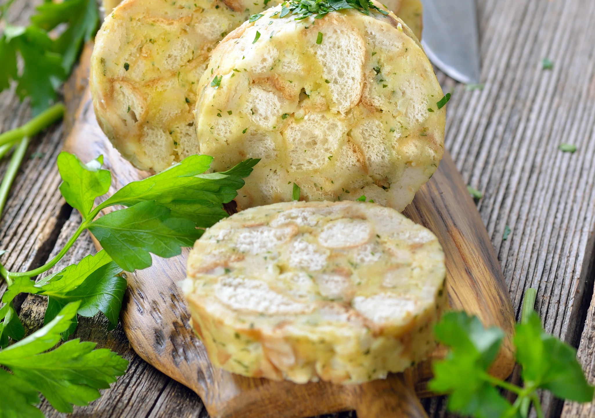 © iStock/kabVisio Serviettenknödel