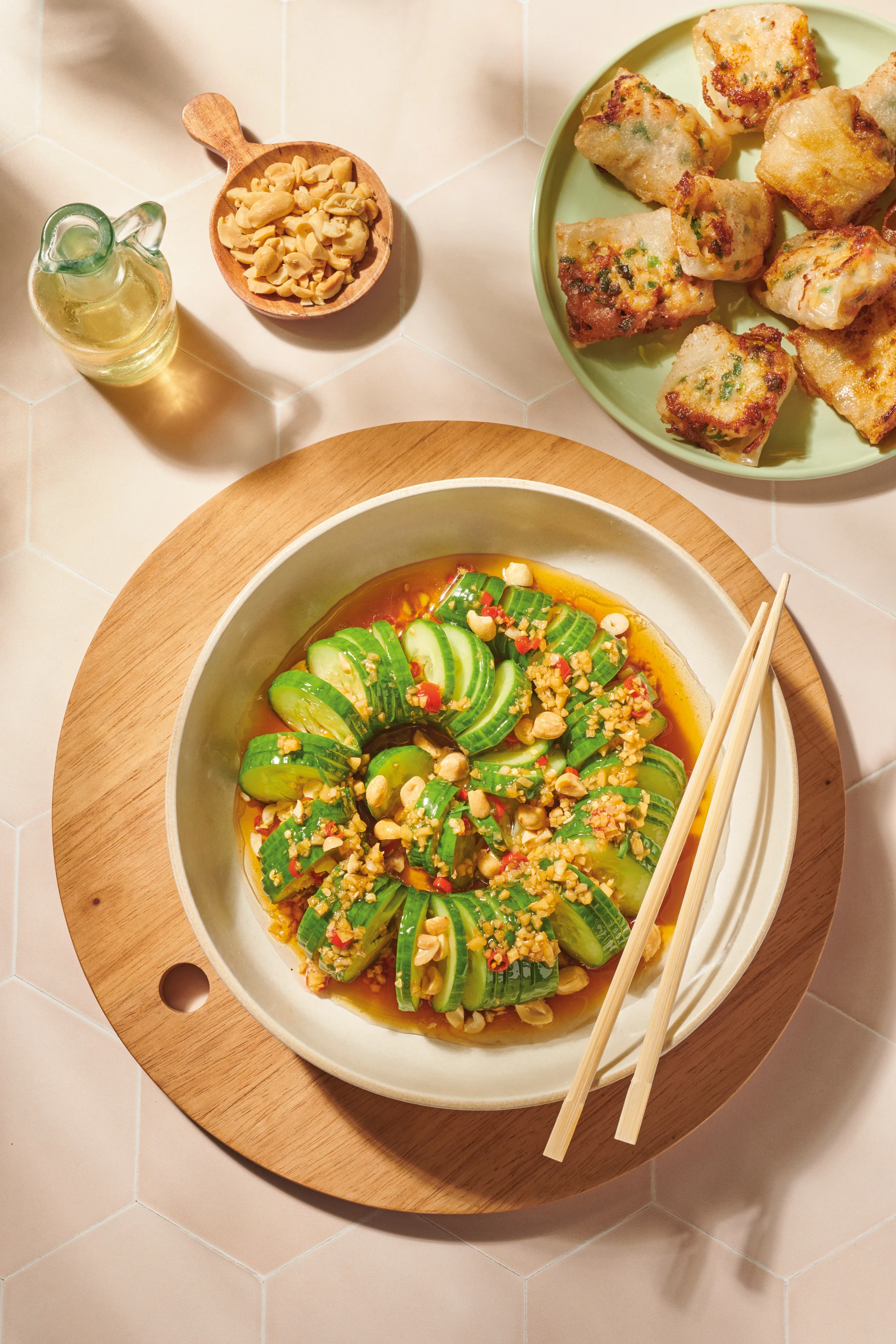 Chinesischer Gurkensalat mit crunchy Garnelentascherln