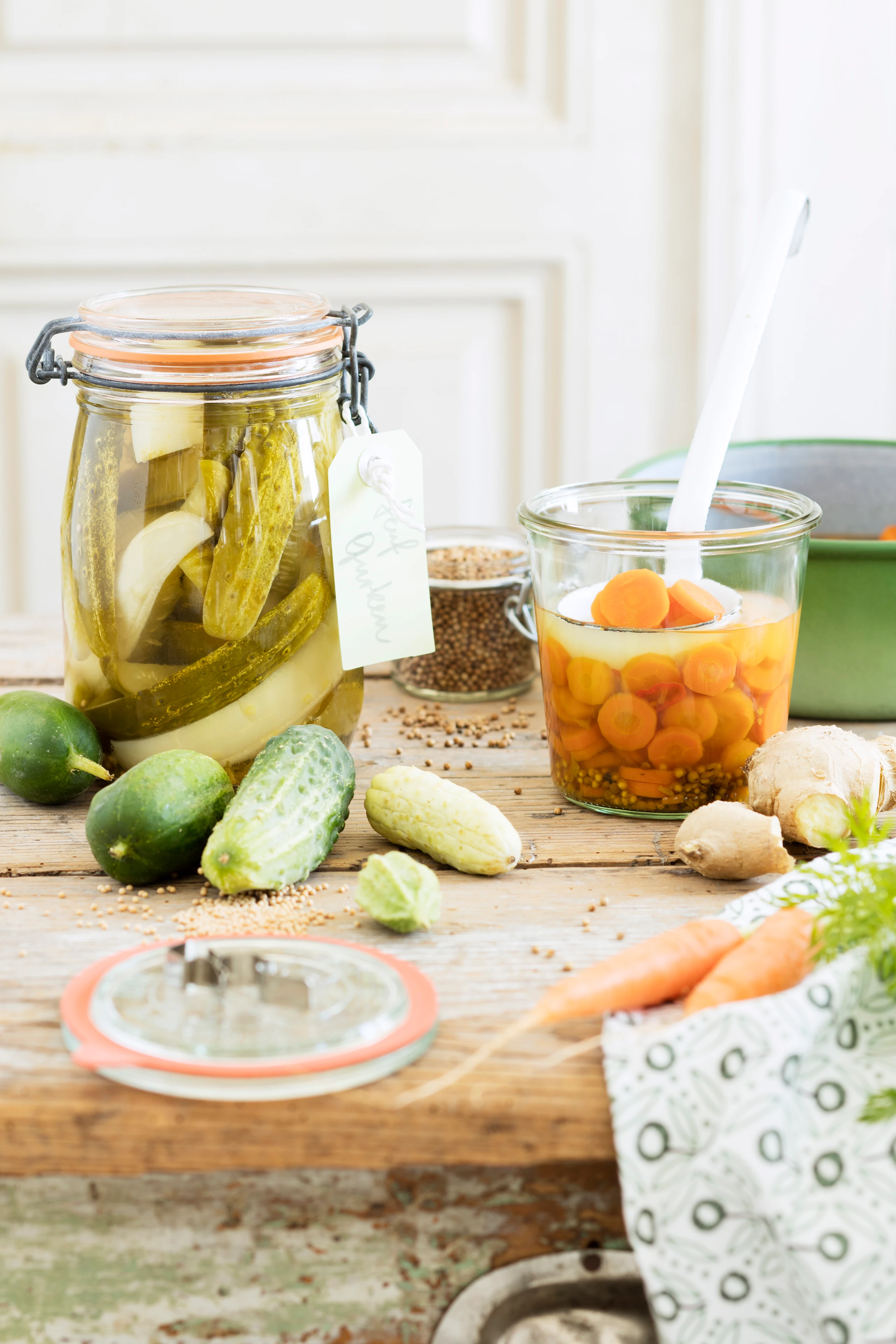 Senfgurken mit Holunder