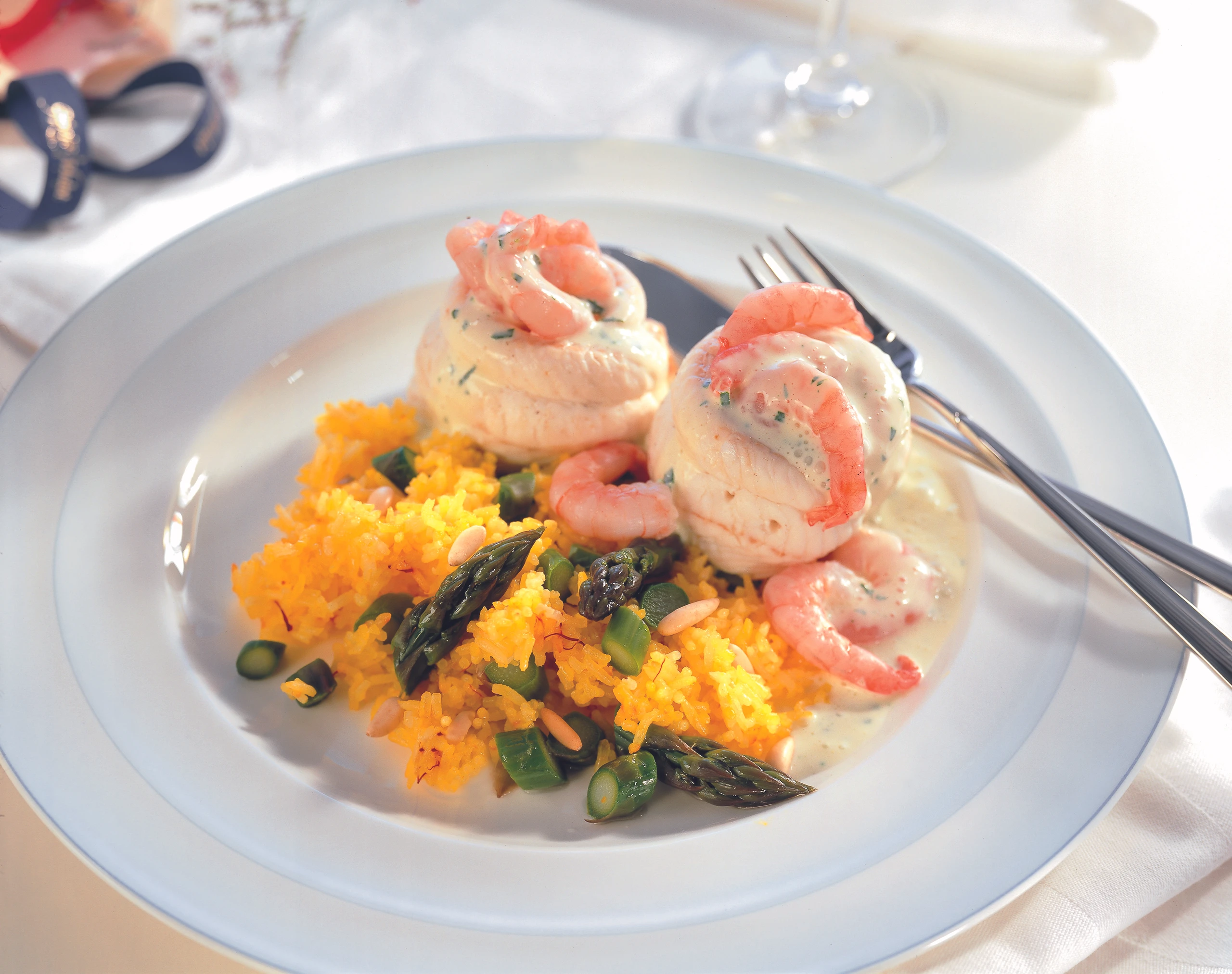 Seezungenröllchen mit Spargel-Safranreis