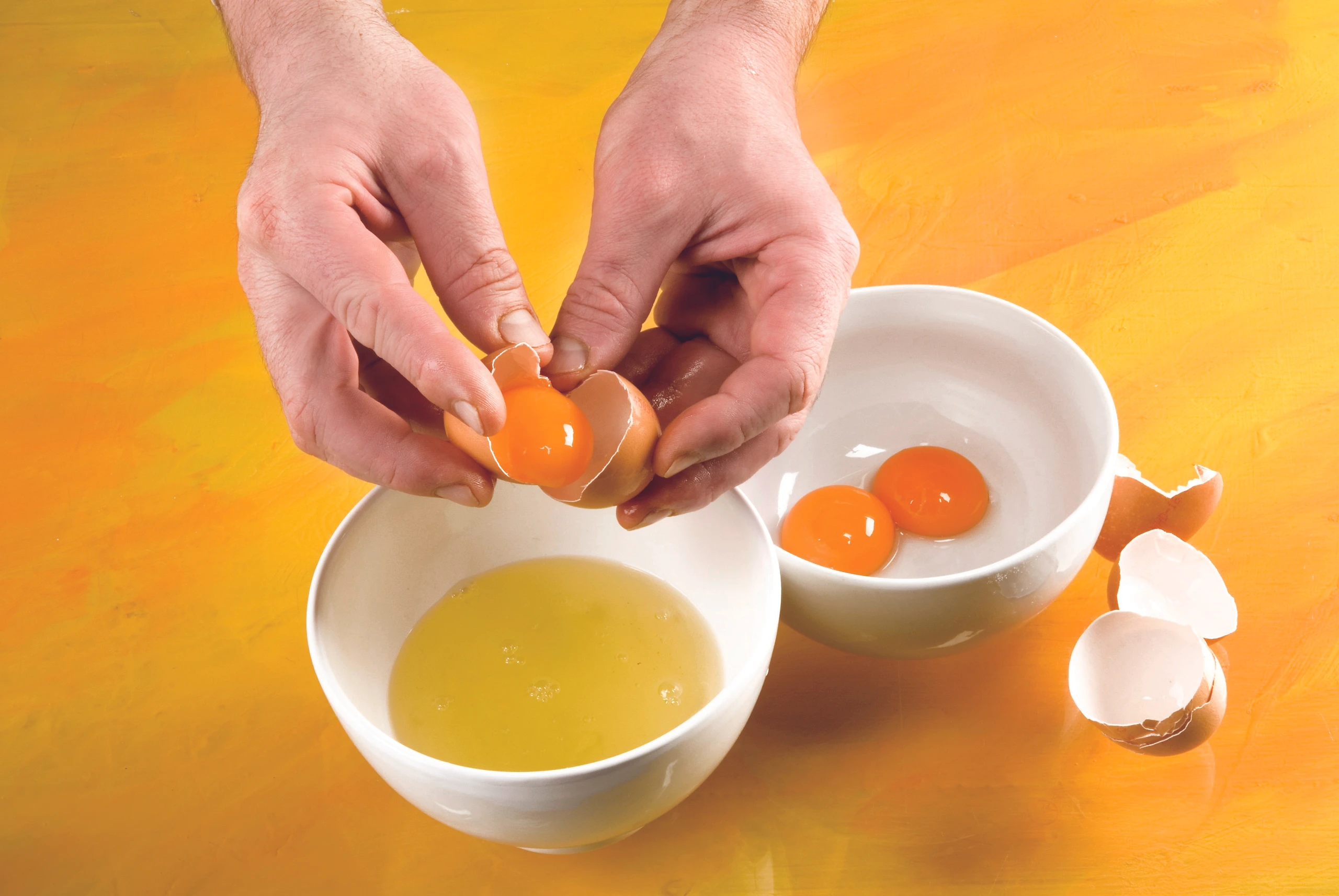 Eier aufschlagen