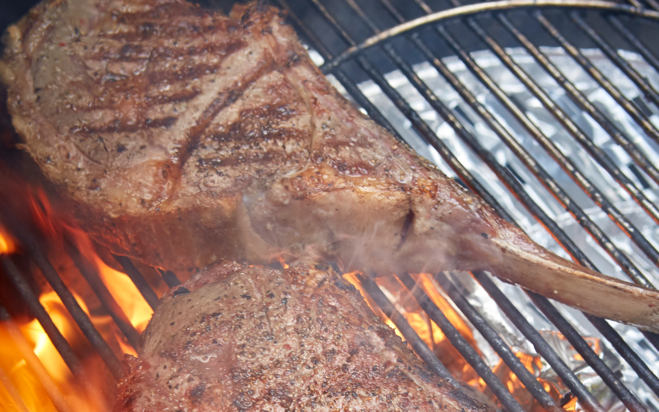 © GUSTO / Dieter Brasch Grillen