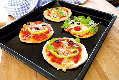 Lustige Mini-Pizzen [Kinderküche]