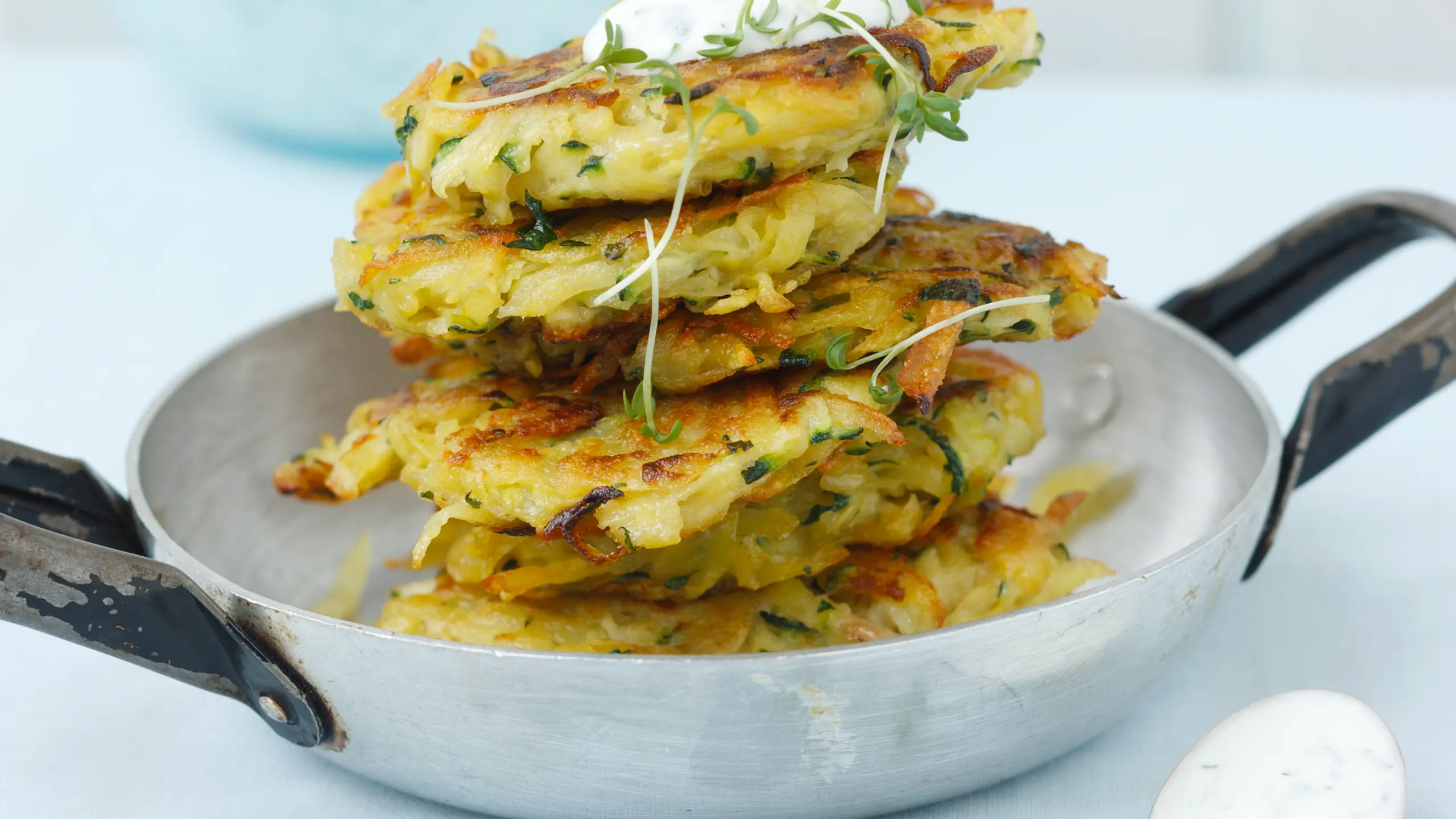© Theresa Schrems Erdäpfel-Zucchini-Puffer