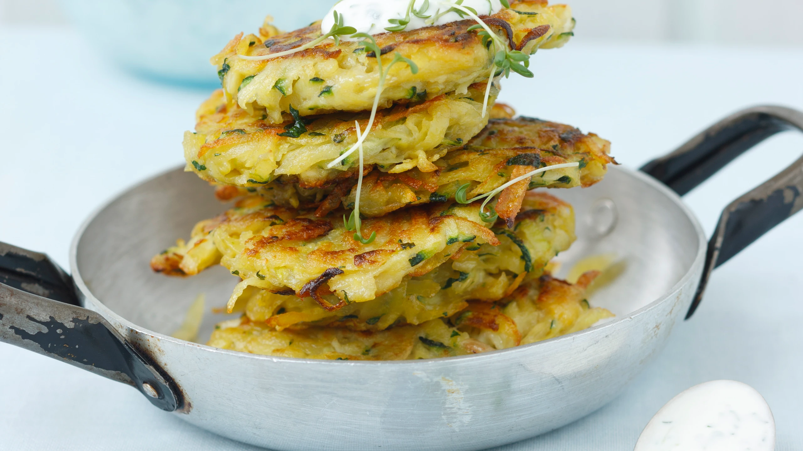 © Theresa Schrems Erdäpfel-Zucchini-Puffer