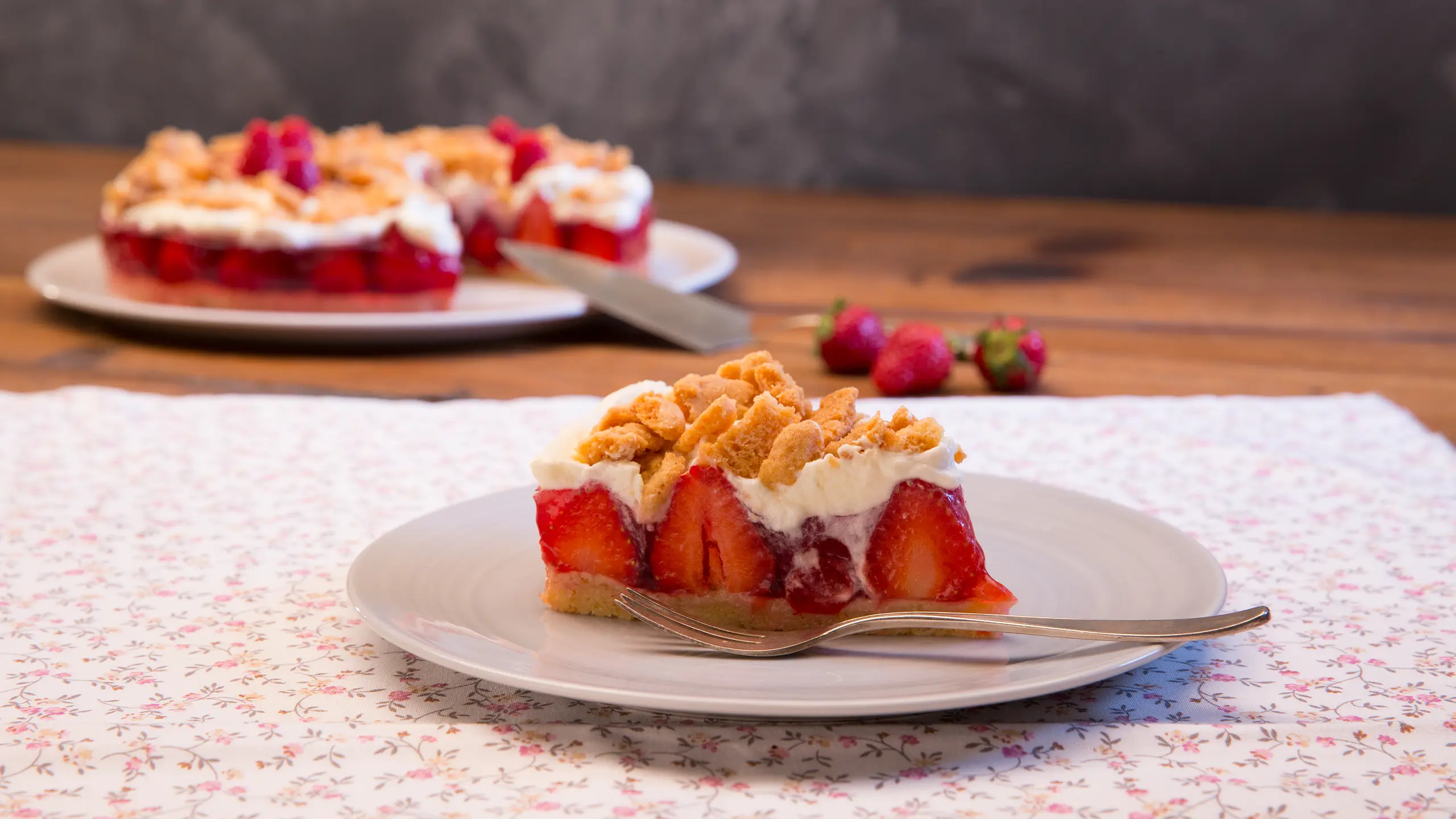 © G+J Digital Products Erdbeer-Streuselkuchen