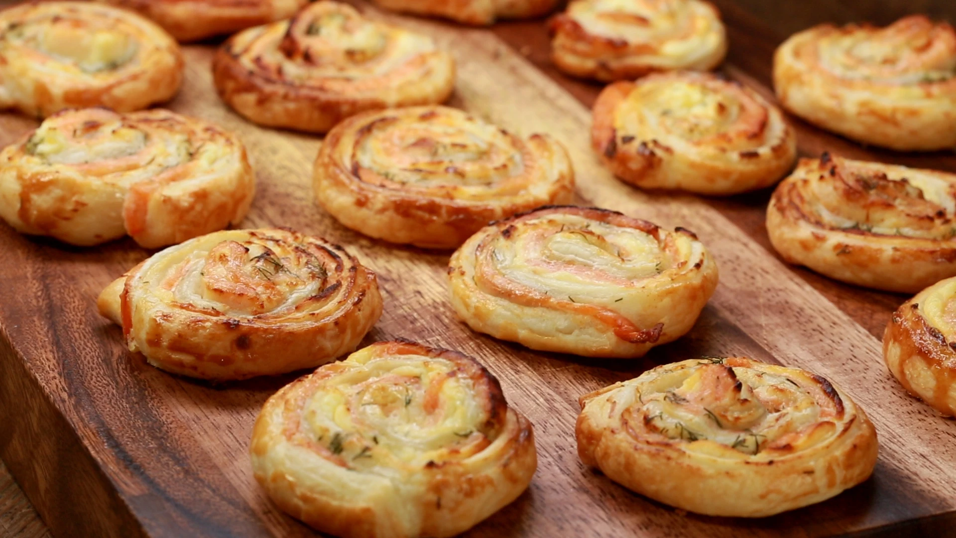 © G+J Digital Products Blätterteig-Lachs-Schnecken