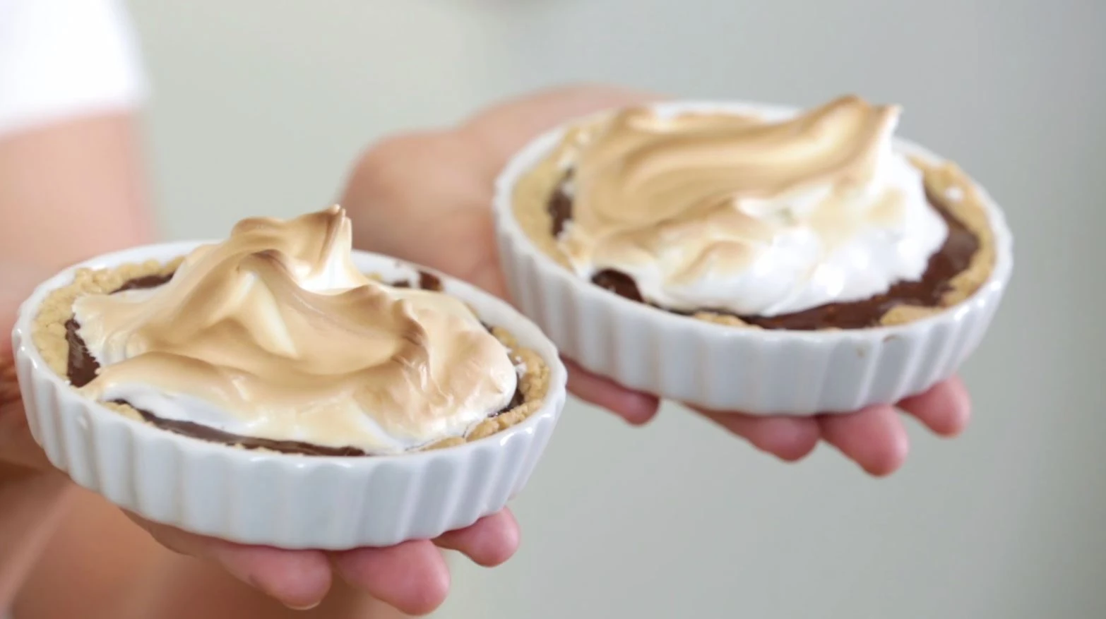 Schoko-Tartelettes mit Baiser