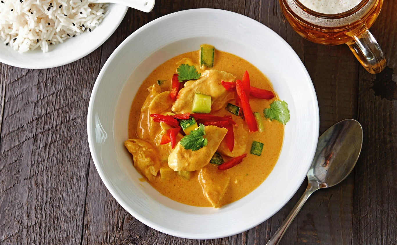 Hühnercurry mit Paprika und Koriander