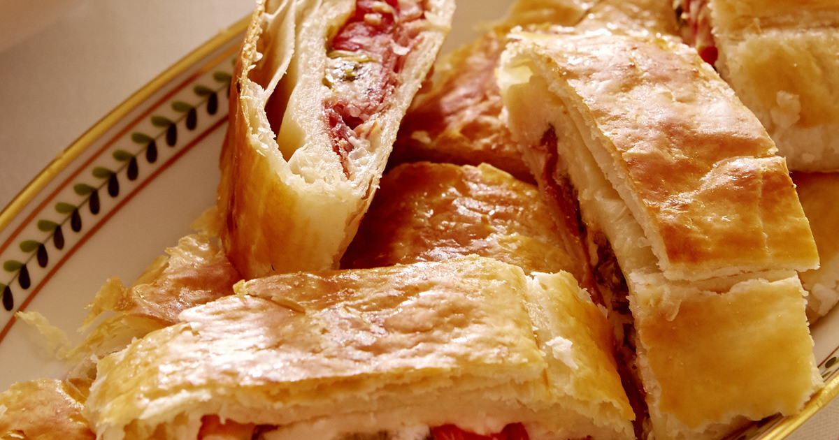 Pikante Teigrollen mit Prosciutto und Parmesan • Rezept