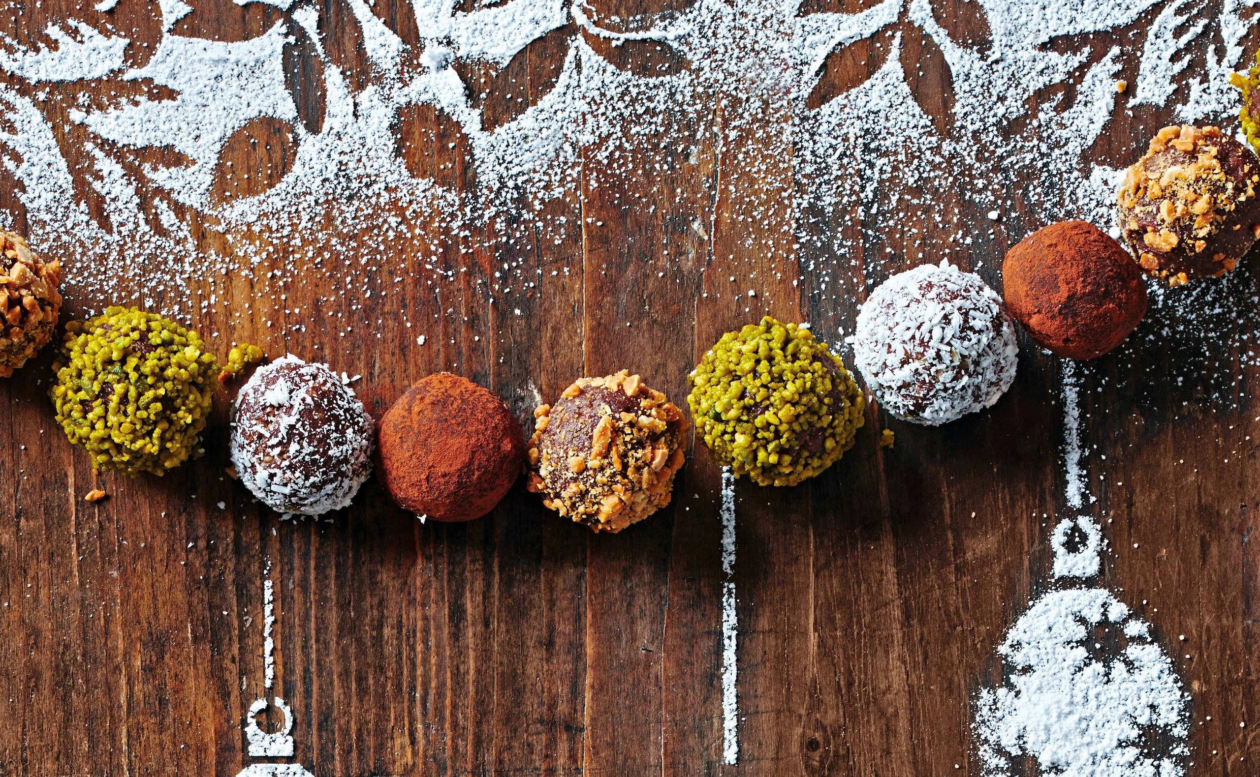 Rumkugerl mit Spekulatius und Mandeln