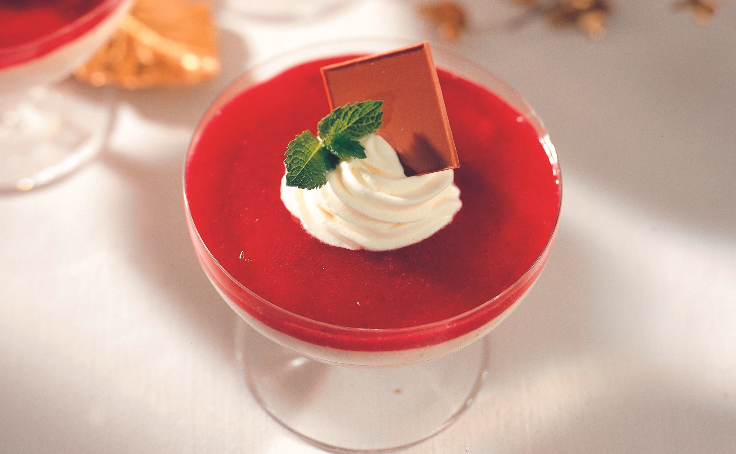 Maronicreme mit Preiselbeermus