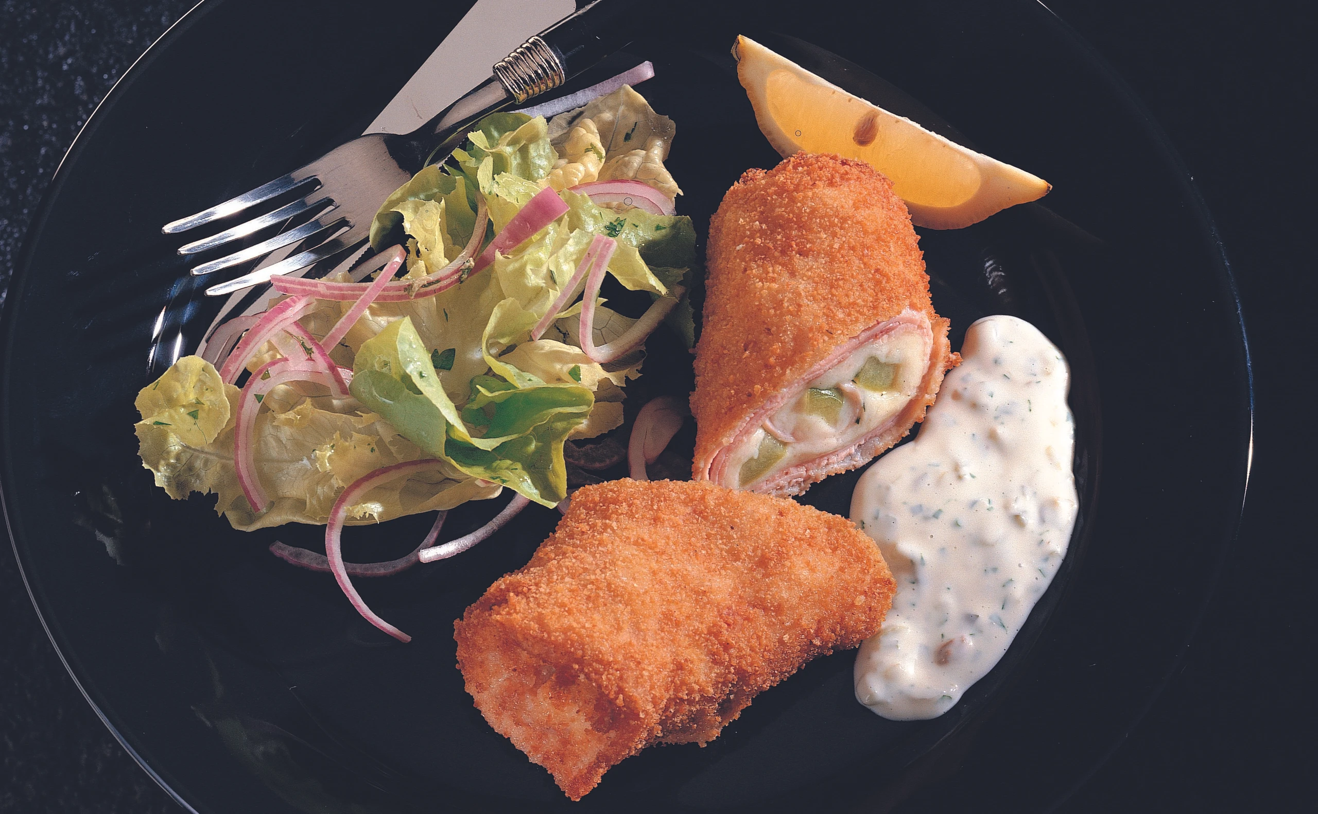 Gebackene Schinkenrollen mit Sauce tartare