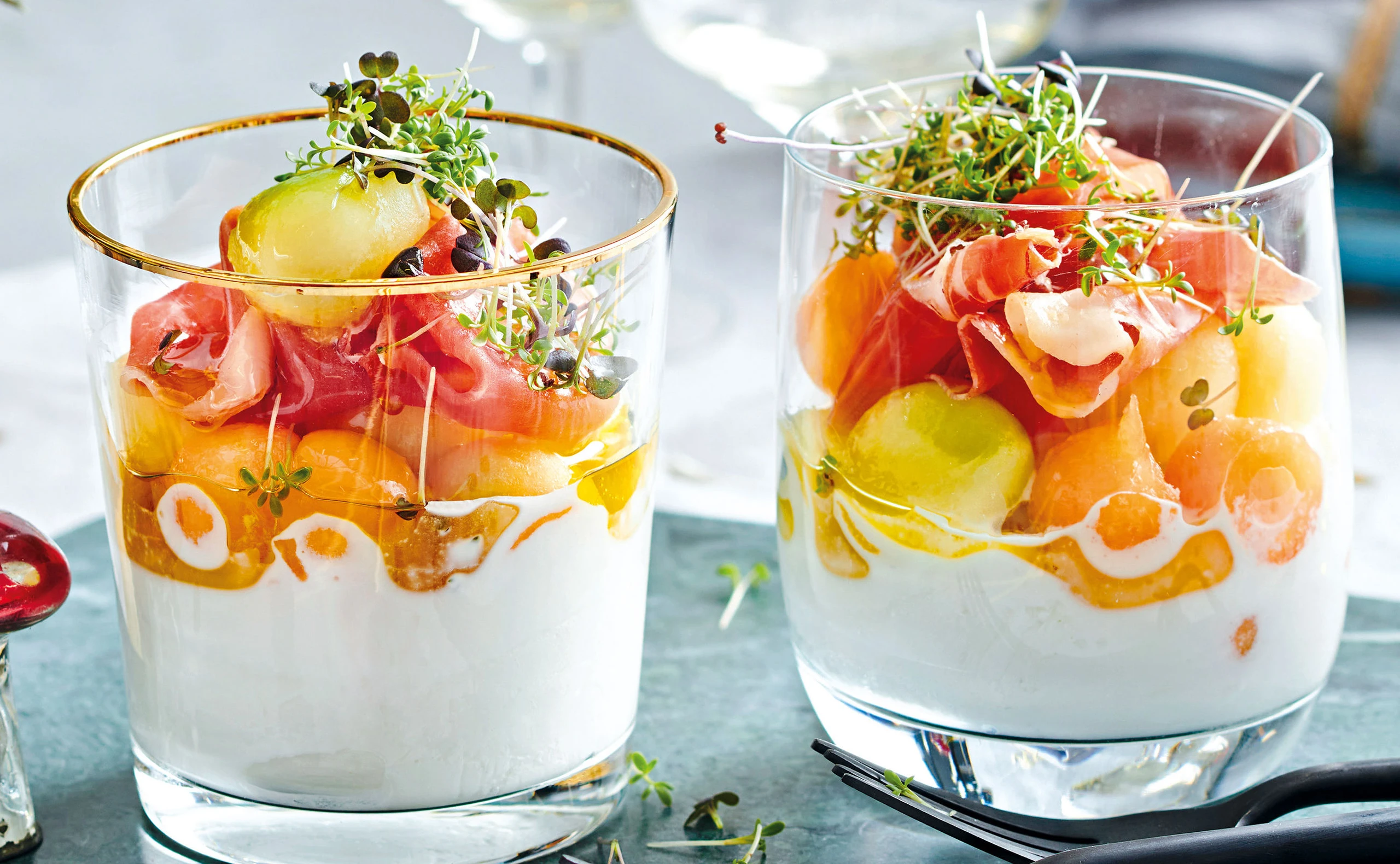 Caprese-Salat mit Burrata und Melone