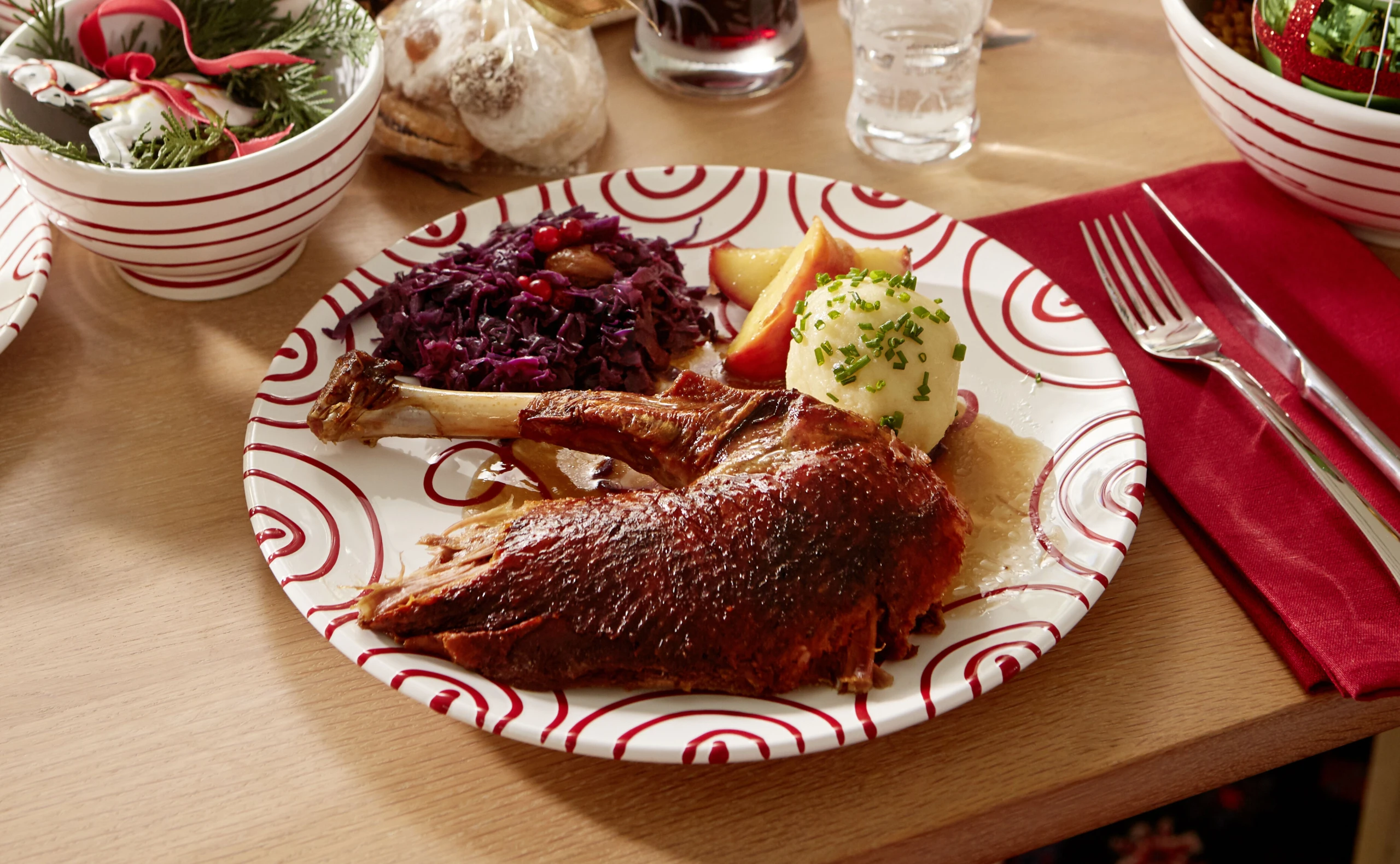 Gansl mit Honig-Bratäpfeln