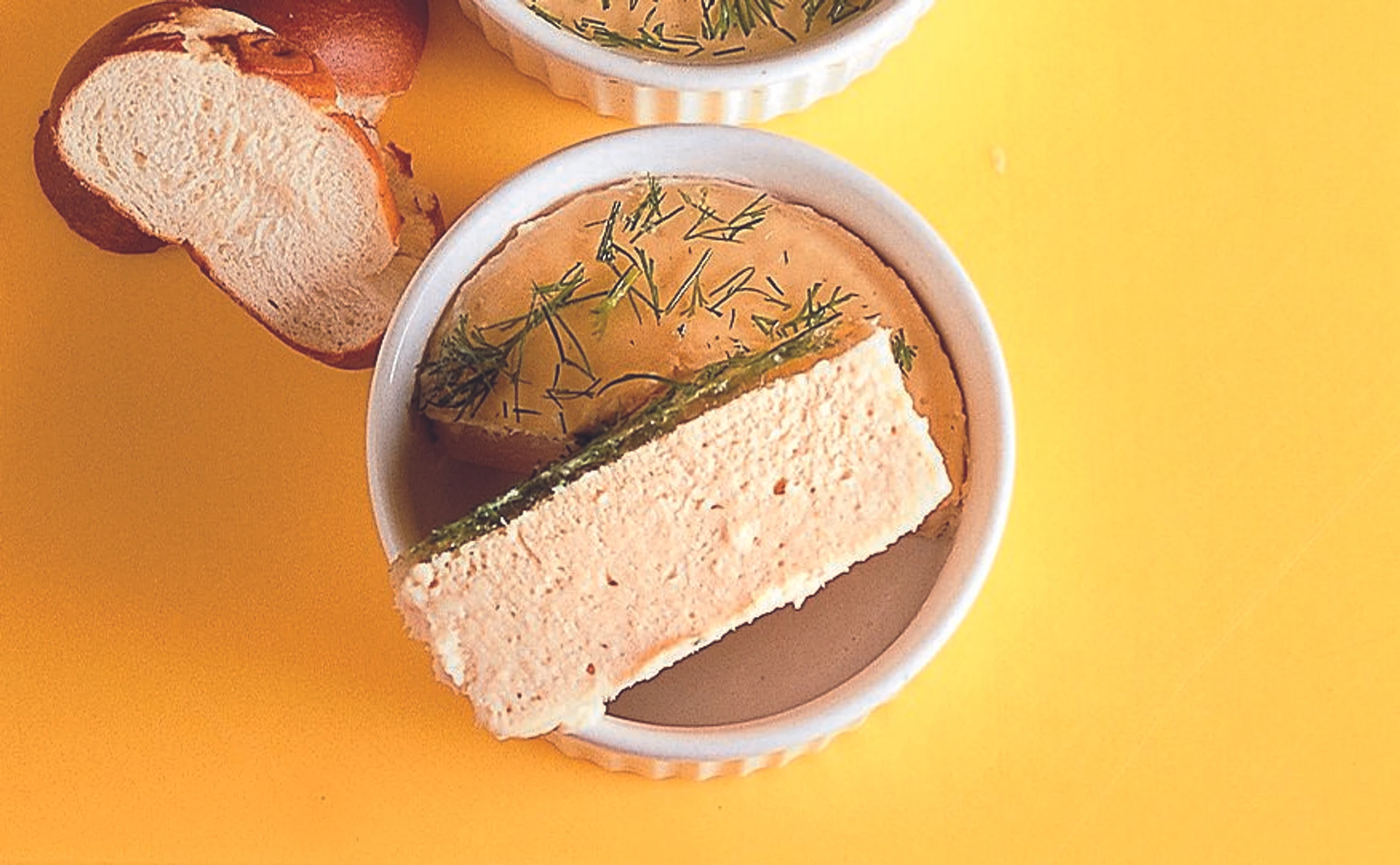 Räucherforellen-Mousse mit Wein-Dillgelee