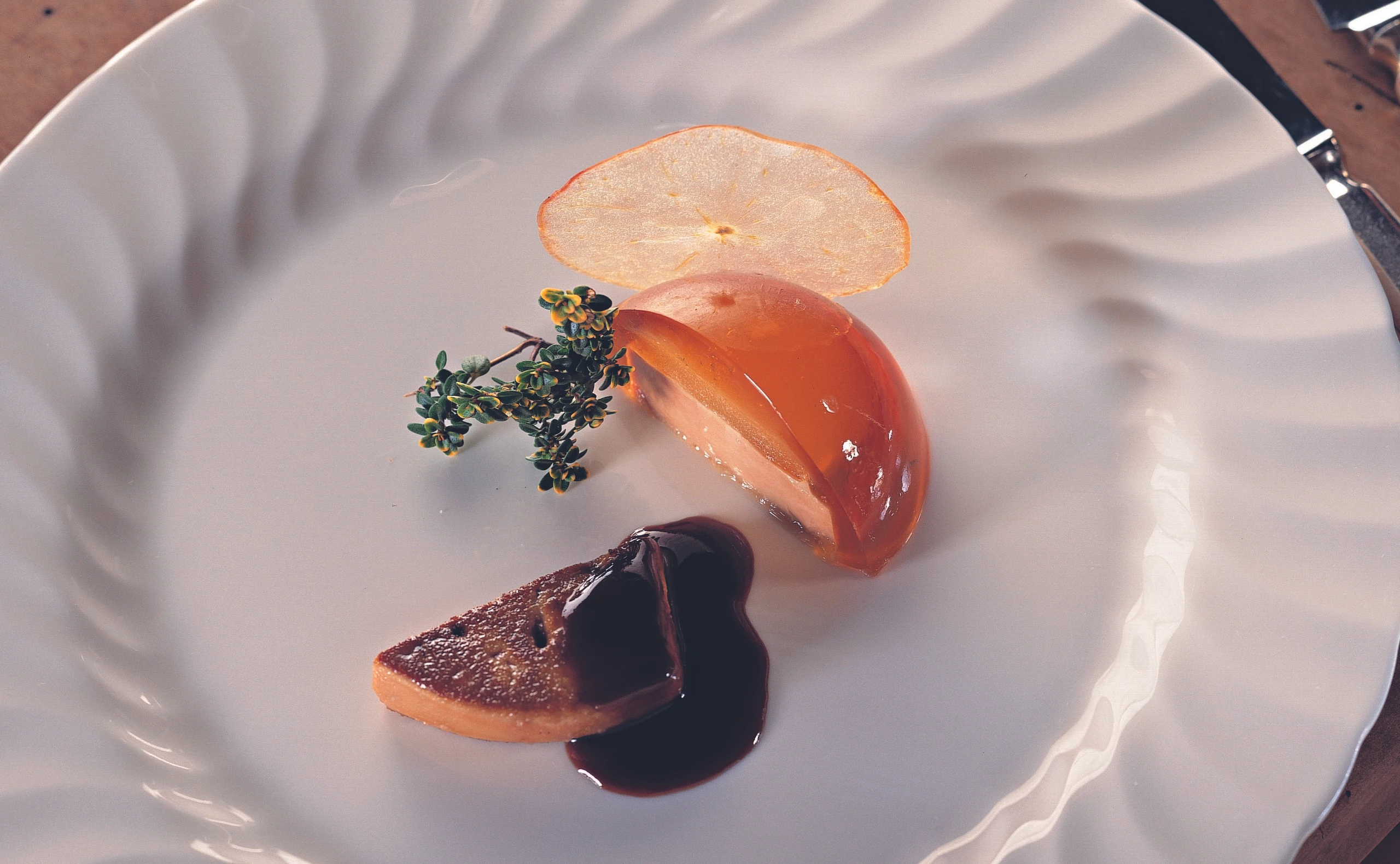 Gebratene Gänseleber und Gänselebertörtchen in Quittengelee