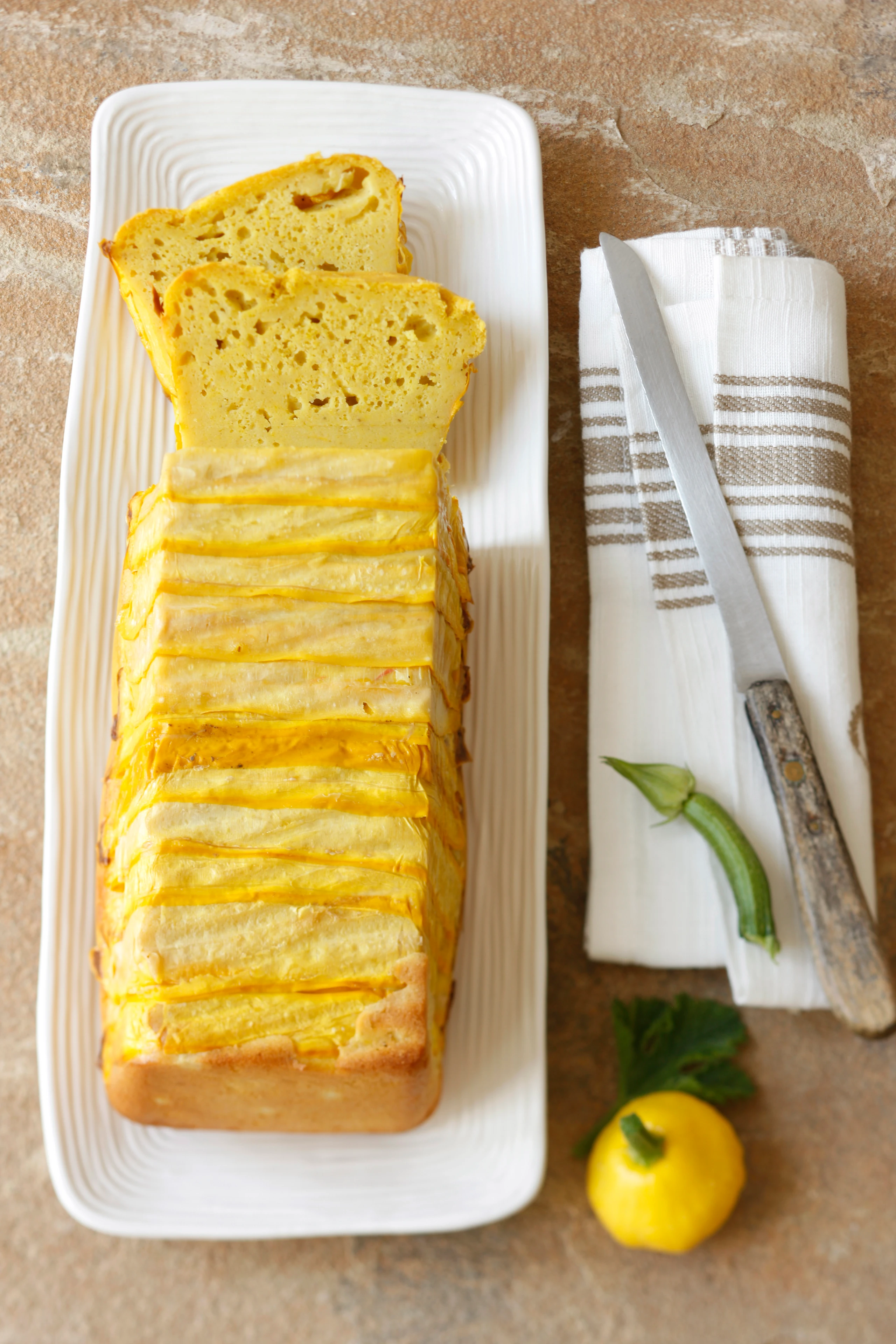 Zucchini-Polenta-Brot