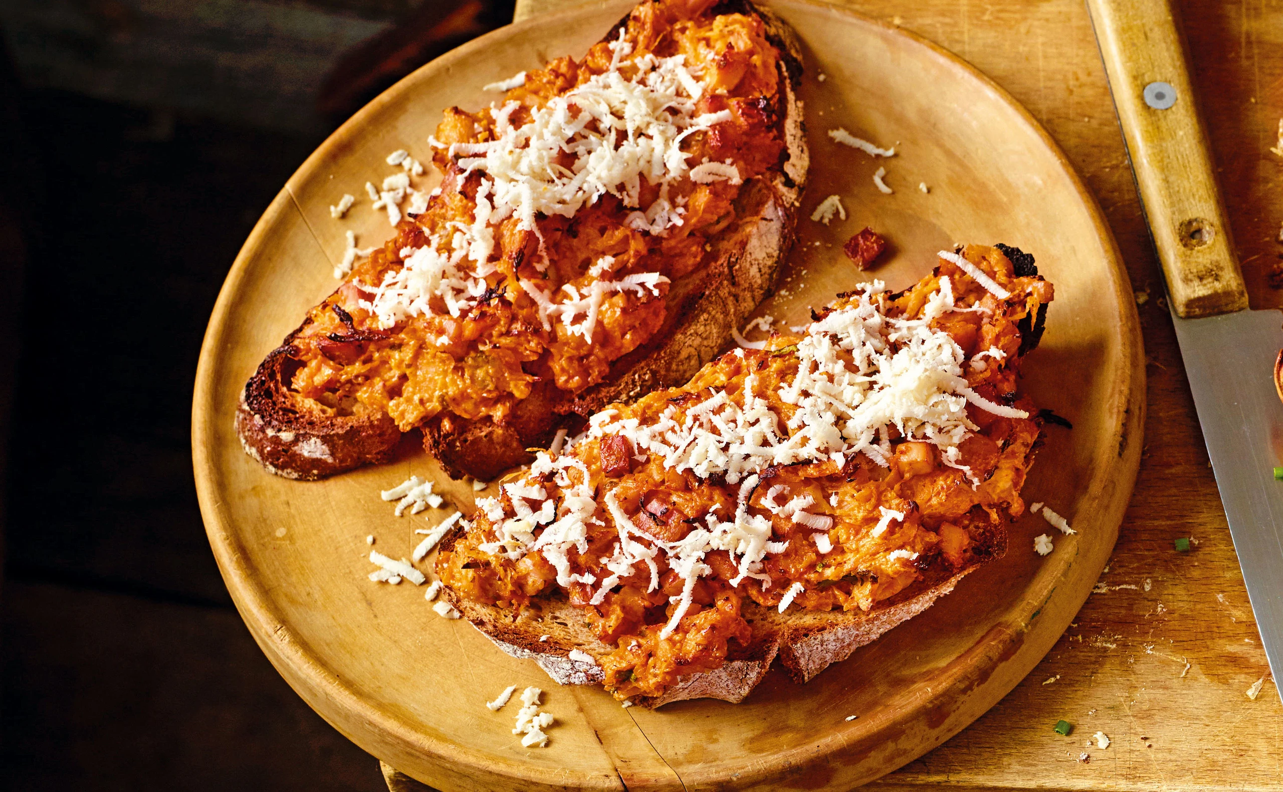 Brot mit Sauerkraut, Selchfleisch und Kren