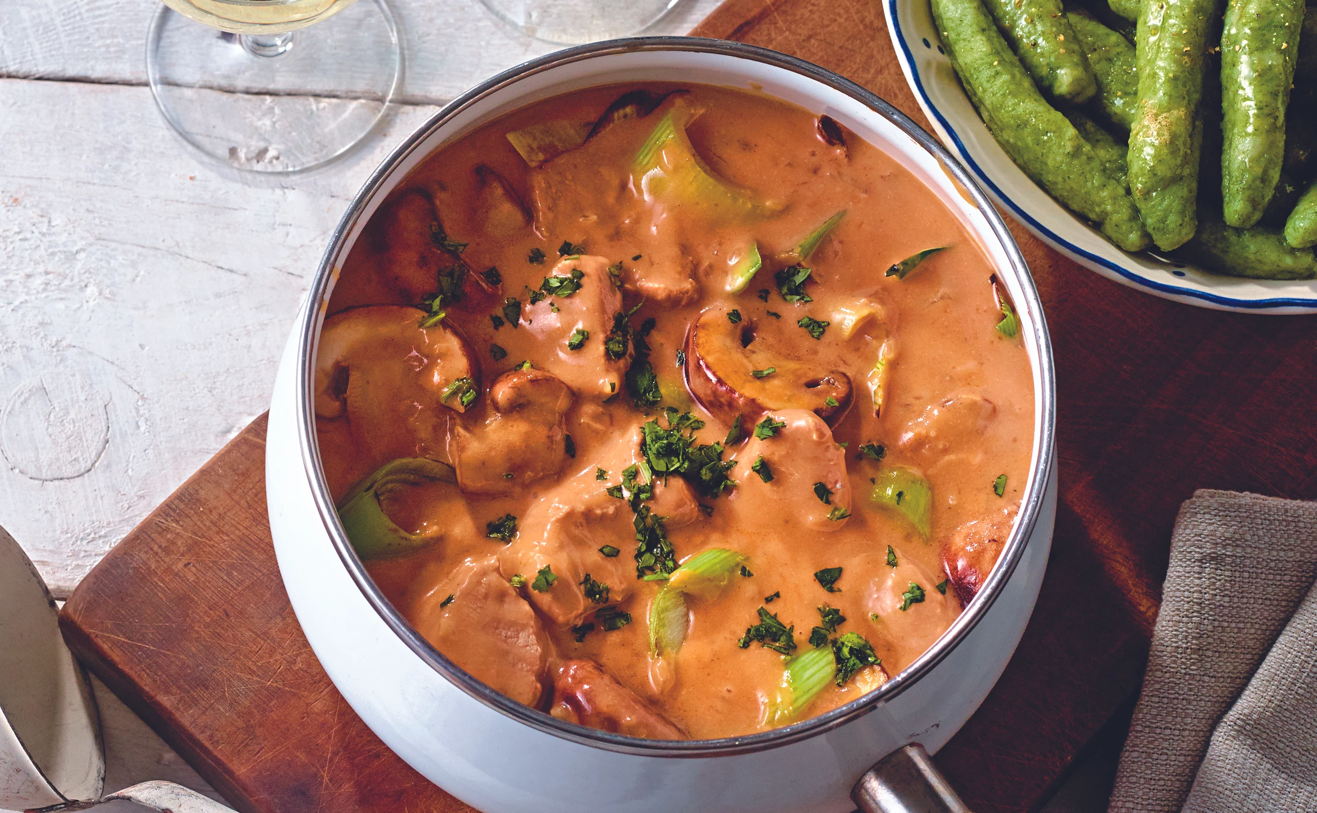 Kalbseintopf mit Spinat-Schupfnudeln