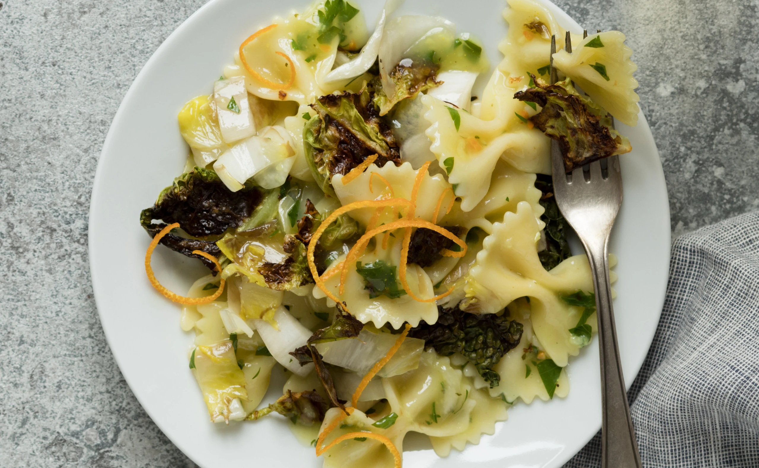 Vegane Farfalle mit Gemüse