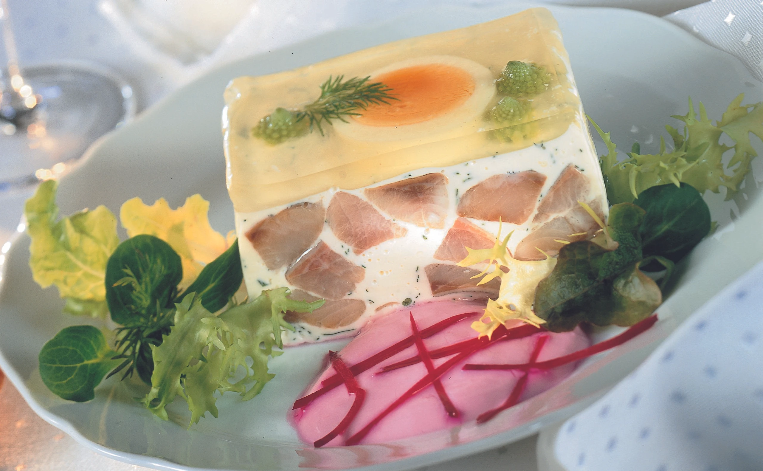 Matjes-Terrine mit Roter Rübensauce