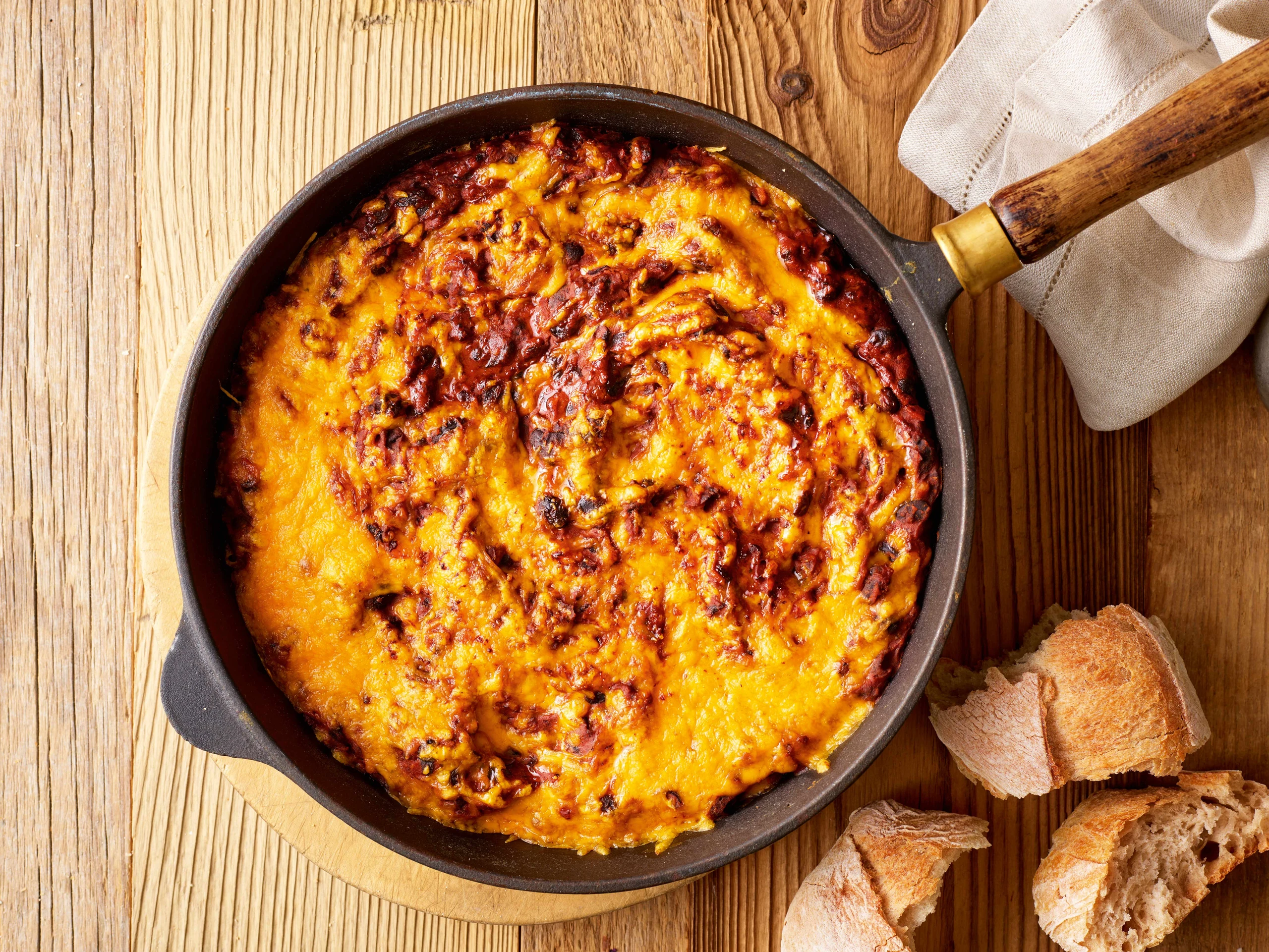 Rauchiger Schwarze-Bohnen-Dip mit Cheddar